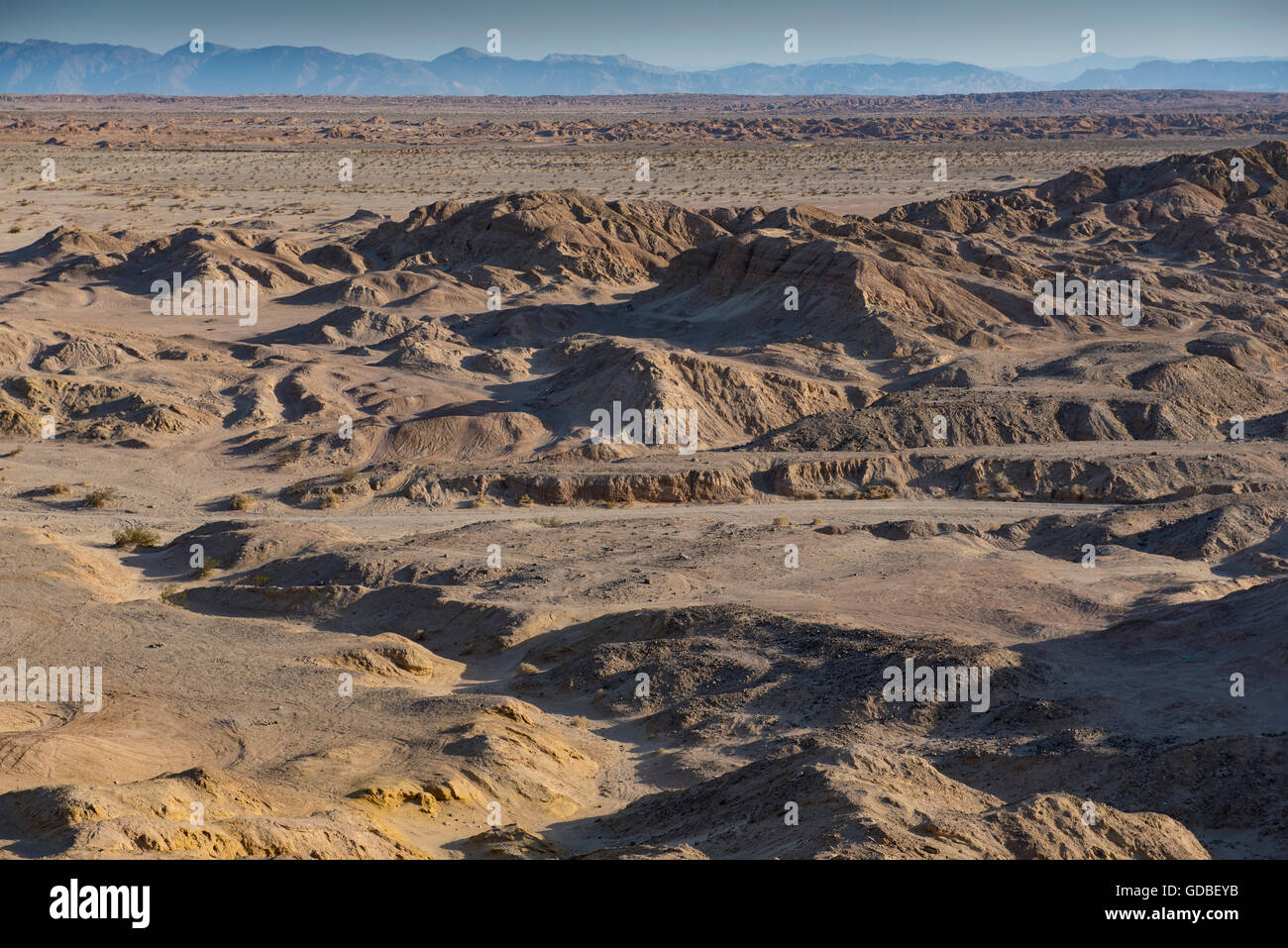 Badlands und Wohnungen im Anza Borrego Desert, California Stockfoto