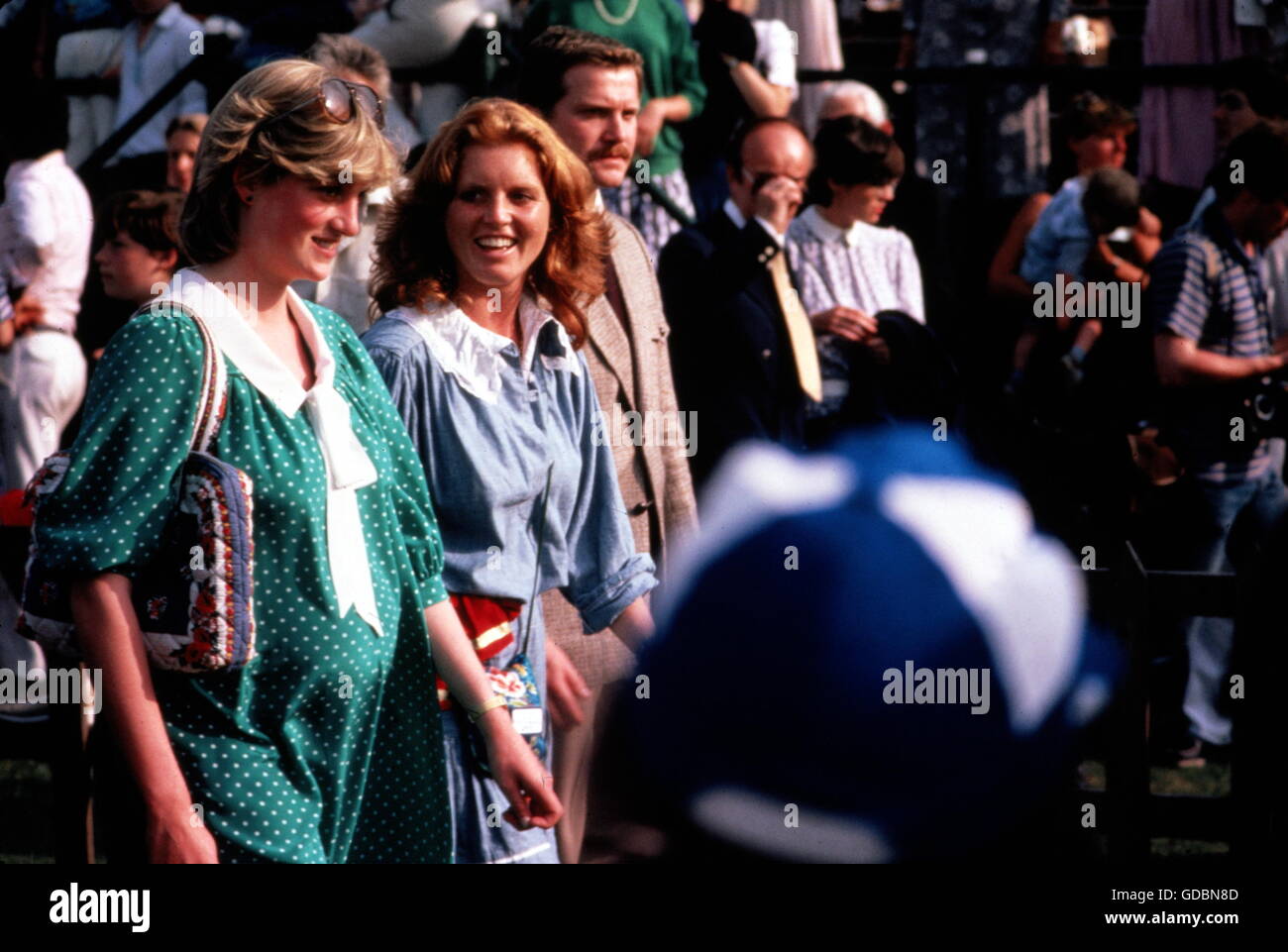 Diana Spencer, 1.7.1961 - 31.8.1997, Prinzessin von Wales, halbe Länge, mit Sarah ("Fergie") Ferguson, 1980er Jahre Stockfoto