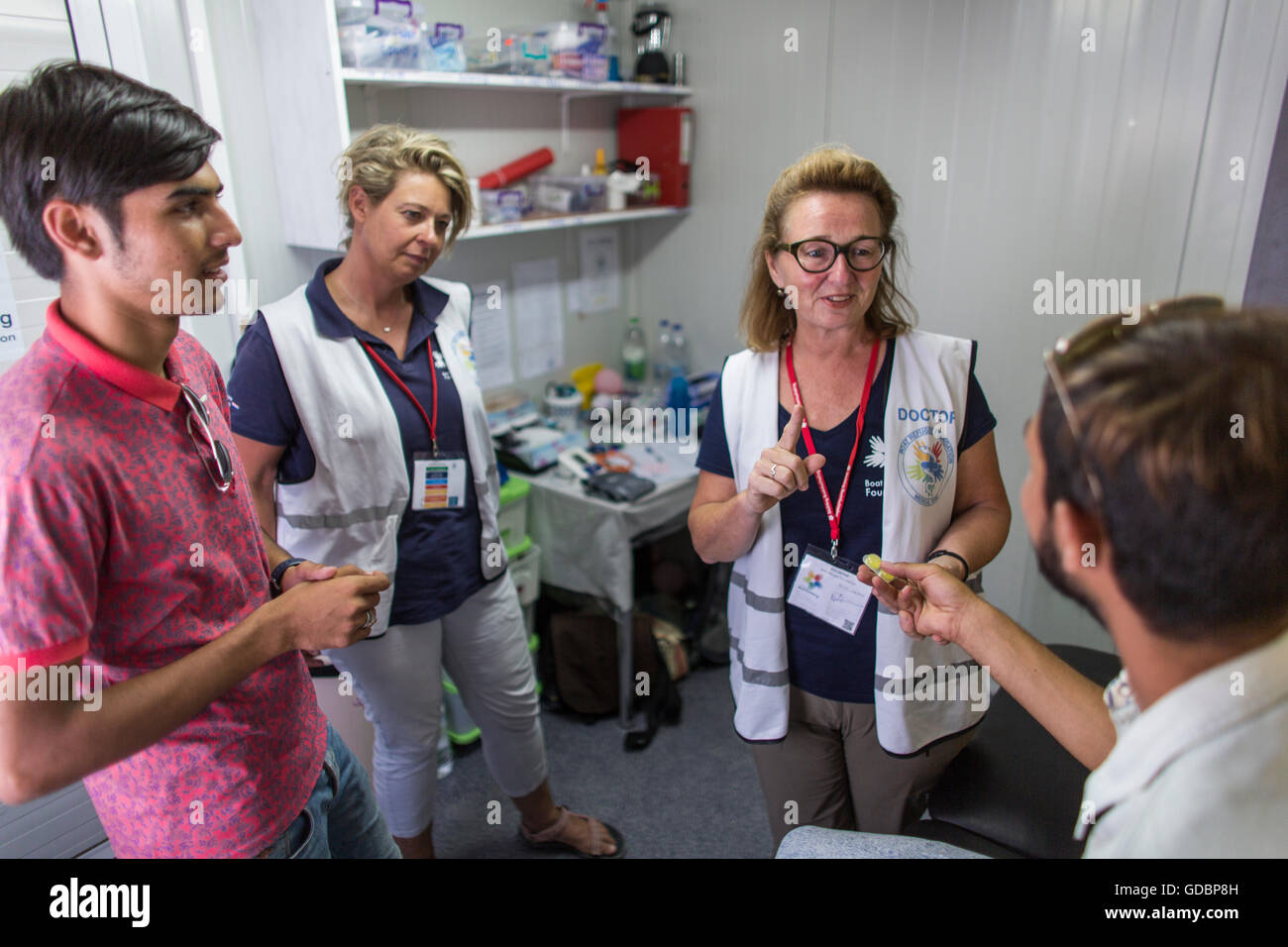 Mobile Klinik für syrische Flüchtlinge in Moria Refugeecamp, niederländische Boot Flüchtling Stiftung in Lesbos, Griechenland Stockfoto