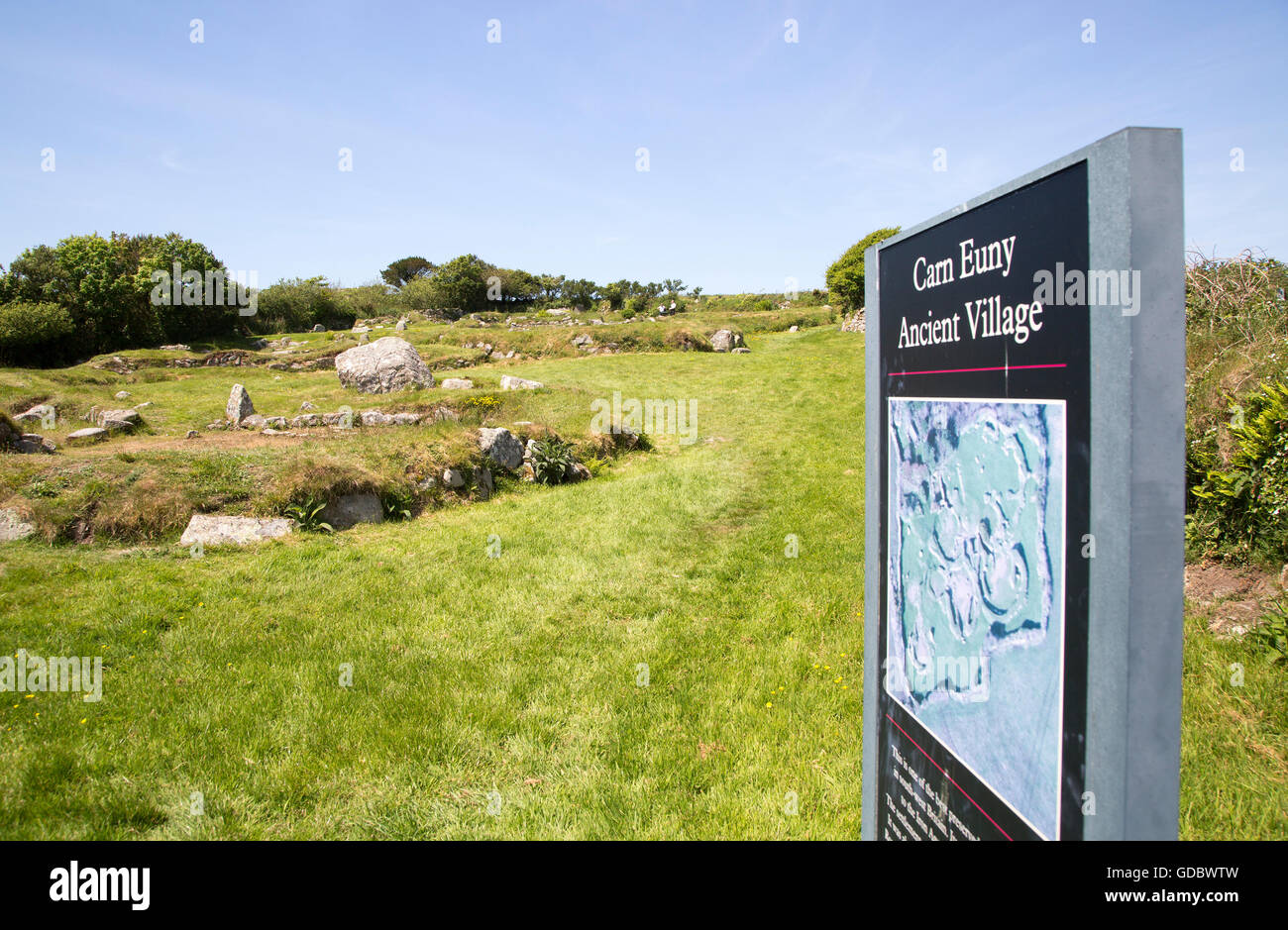 Carn Euny prähistorischen Dorf Schild, Cornwall, England, UK Stockfoto