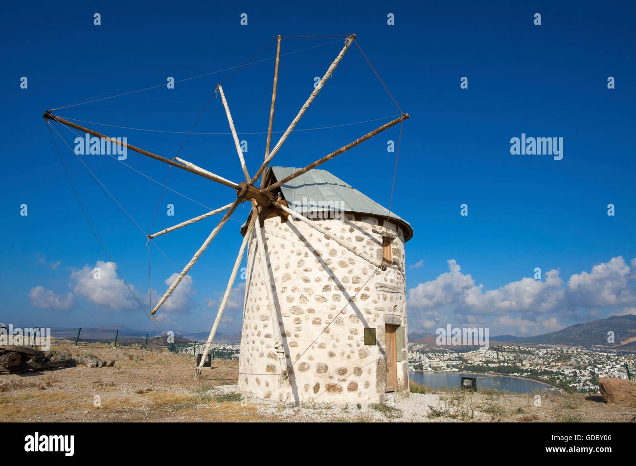 Windmühle in der Nähe von Bodrum, Türkische Ägäis, Türkei Stockfoto
