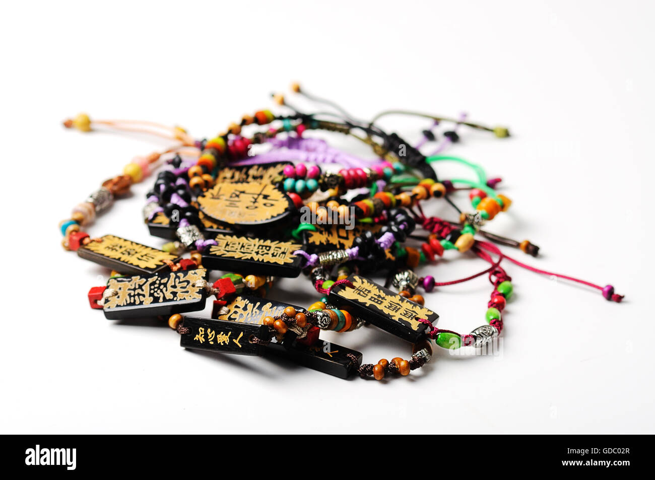 Schöne Halskette Closeup auf weißem Hintergrund, flachen Fokus Stockfoto