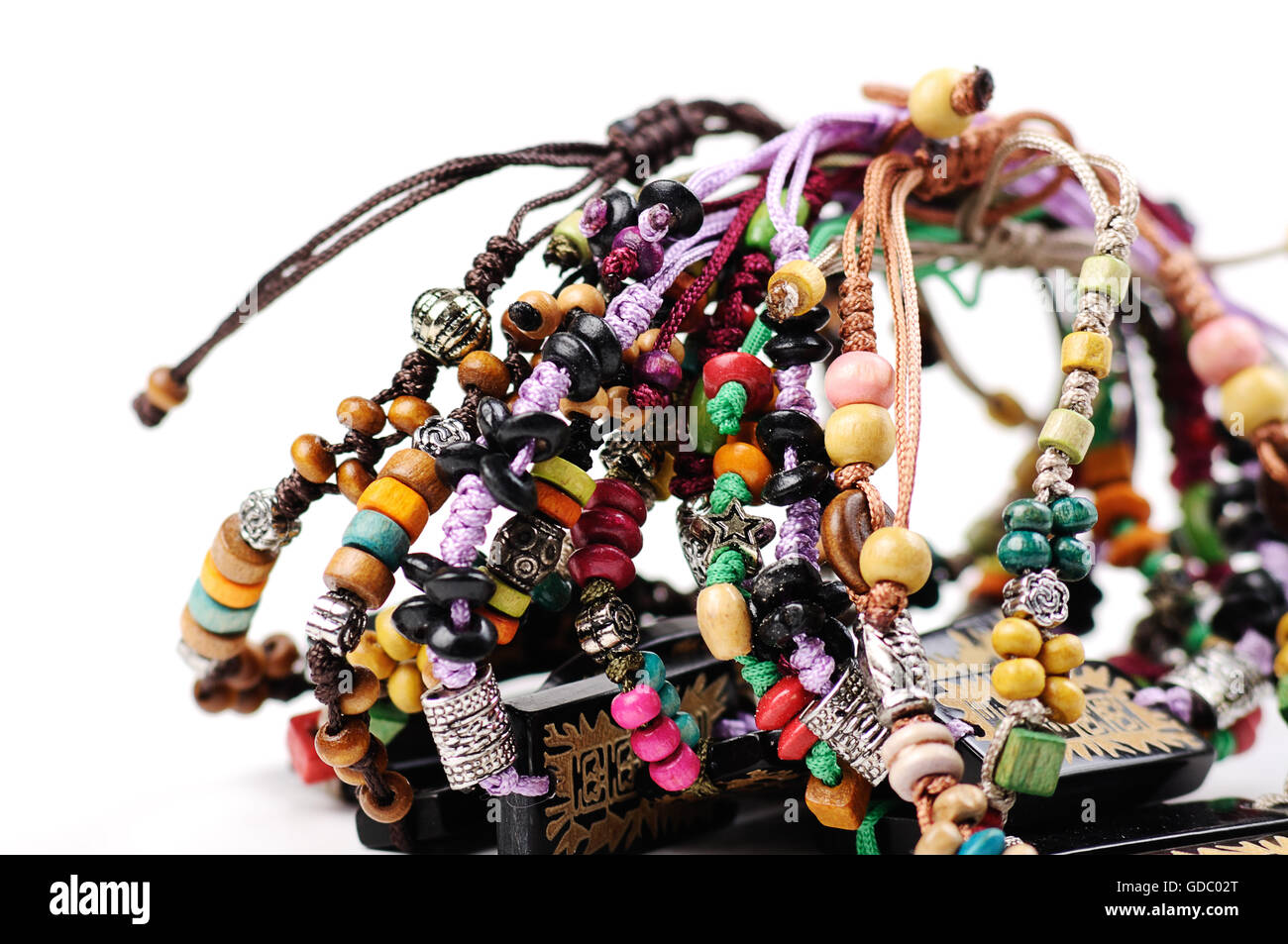 Schöne Halskette Closeup auf weißem Hintergrund, flachen Fokus Stockfoto