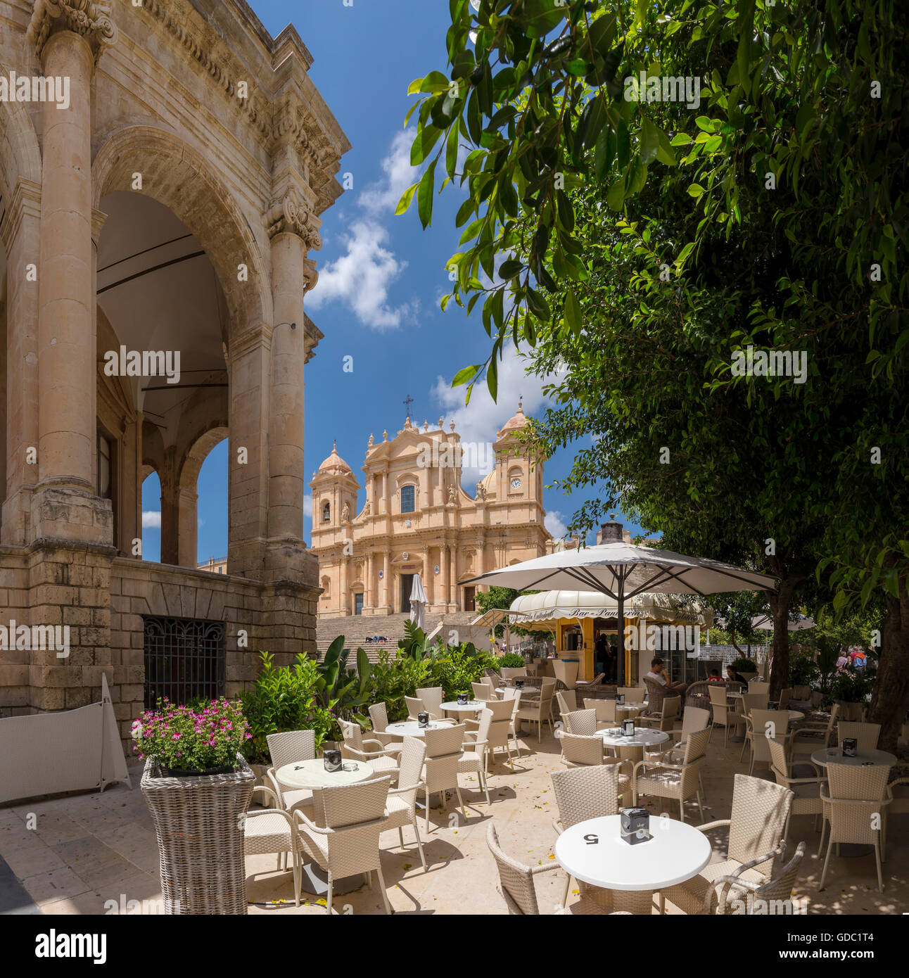 Corso Vittorio Emanuelle, La Chiesa Madre di San Nicolo, Palazzo Ducezio Stockfoto