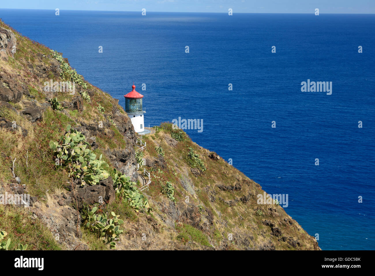 USA, Hawaii, Oahu, Honolulu, Akapuu Punkt Zustand Strecke und Leuchtturm Stockfoto