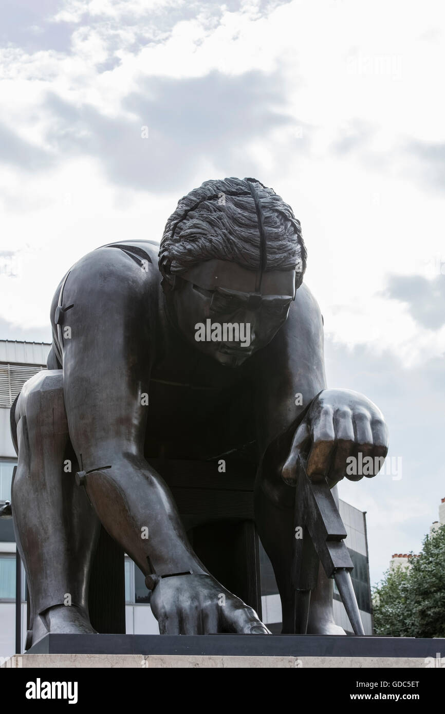 Newton-Statue in der British Library in London Euston Road Stockfoto