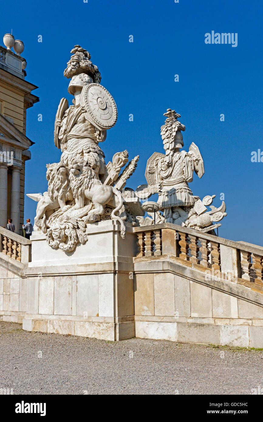 Schloss Schönbrunn, Gloriette, Statuen Stockfoto