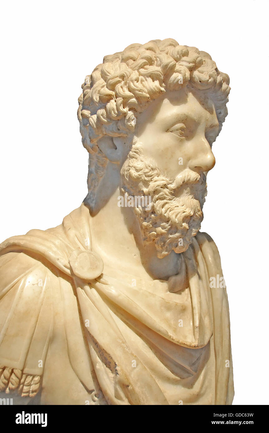 Marmorbüste des römischen Kaisers Marcus Aurelius vor einem grauen Hintergrund isoliert Stockfoto