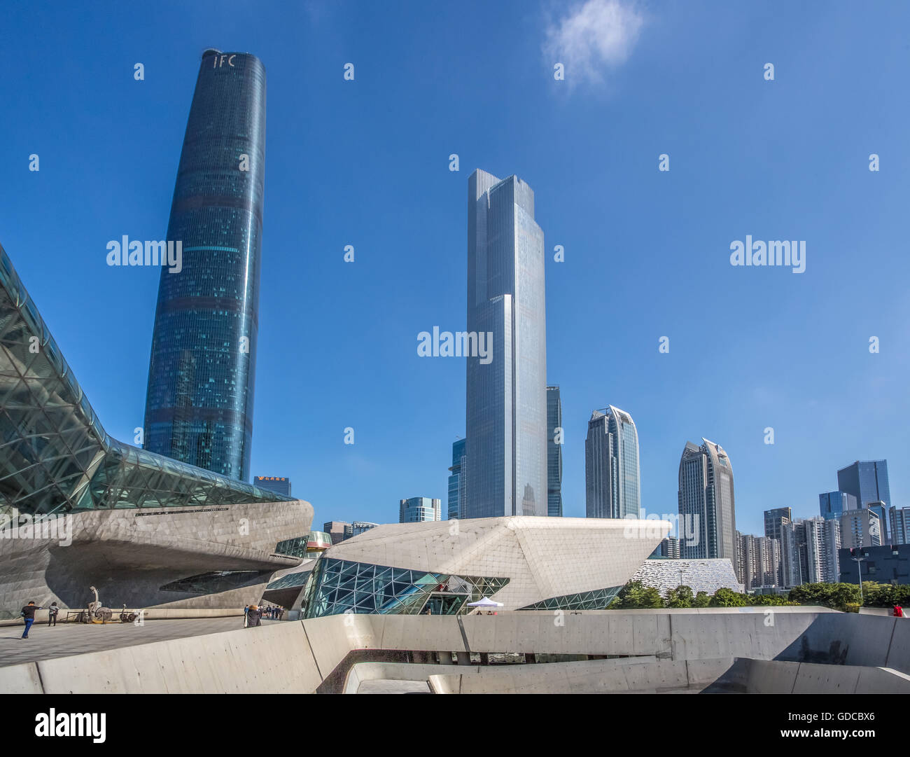 China, Provinz Guangdong, Guangzhou City, Wuyang Neustadt, Opernhaus, IFC-Gebäude und Ostturm Stockfoto