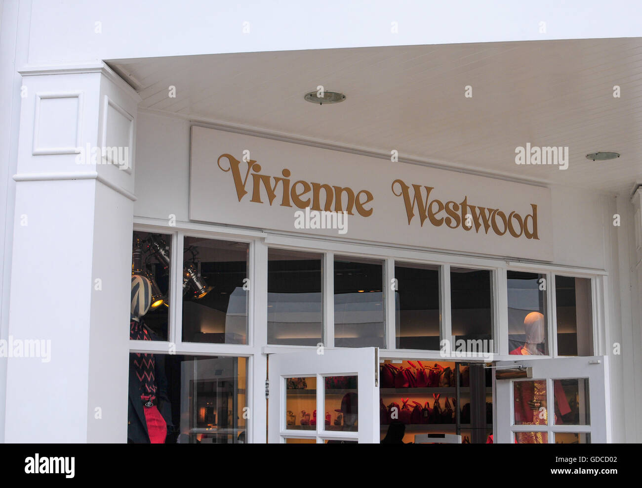 Vivienne Westwood Markenlogo Maasmechelen Village Einzelhandel Stockfoto