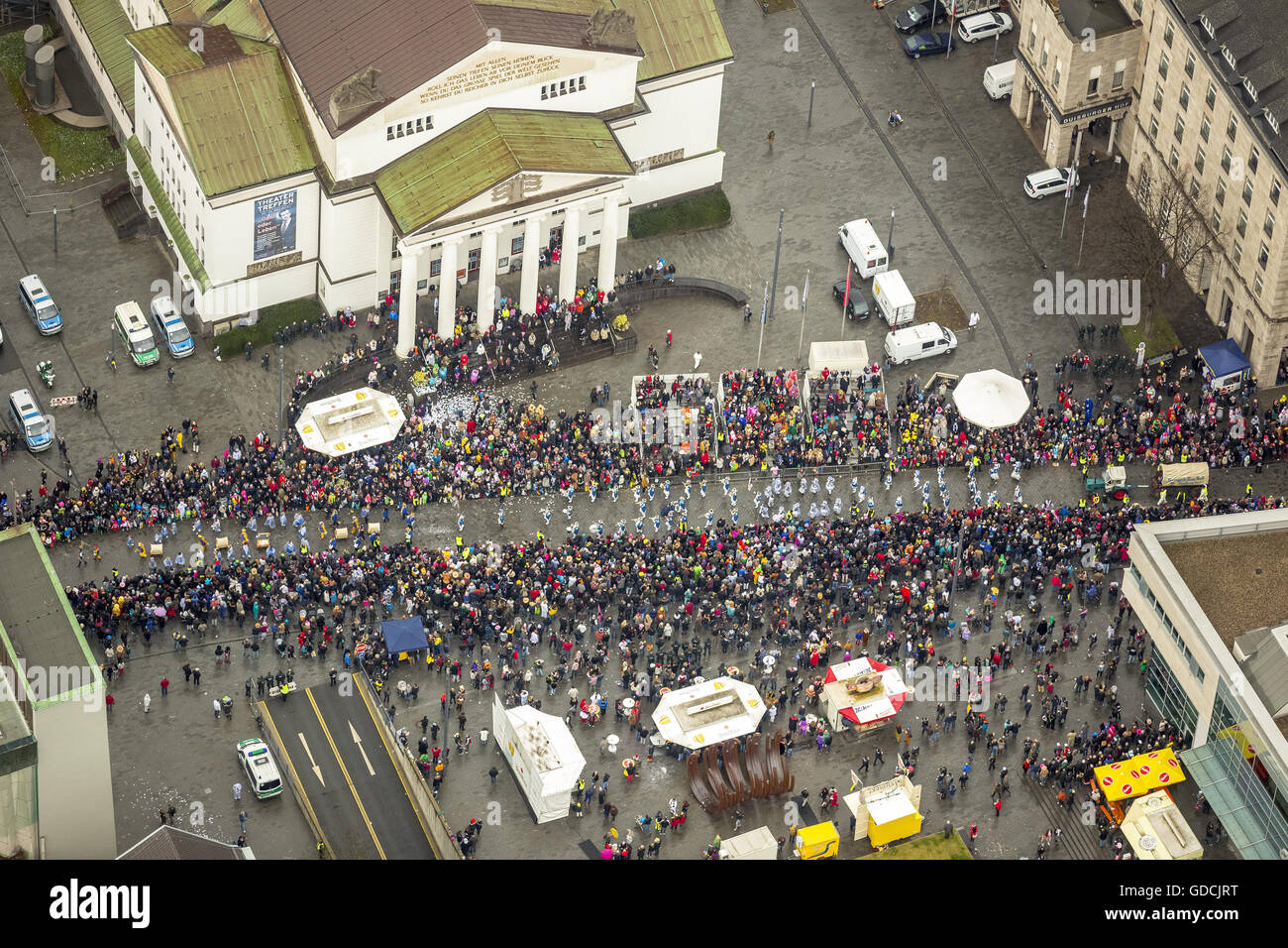 Luftbild, Straßenkarneval, Karneval Duisburg fotografiert aus der Luft, Duisburg, Ruhrgebiet, Nordrhein-Westfalen, Deutschland Stockfoto