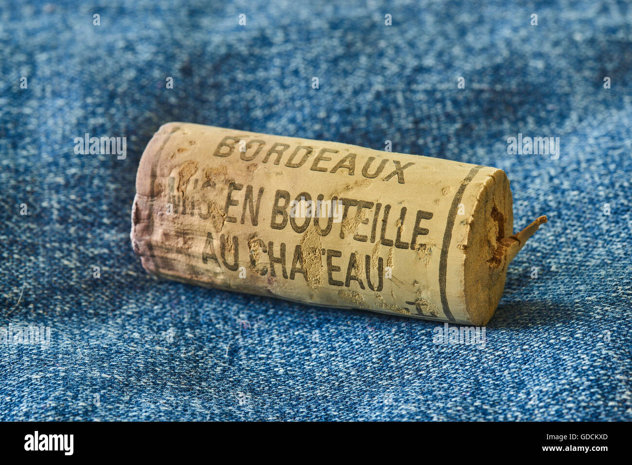 Mis En Bouteille au Château Bottled in unseren Kellern Bordeaux französische Wein Korken Stockfoto