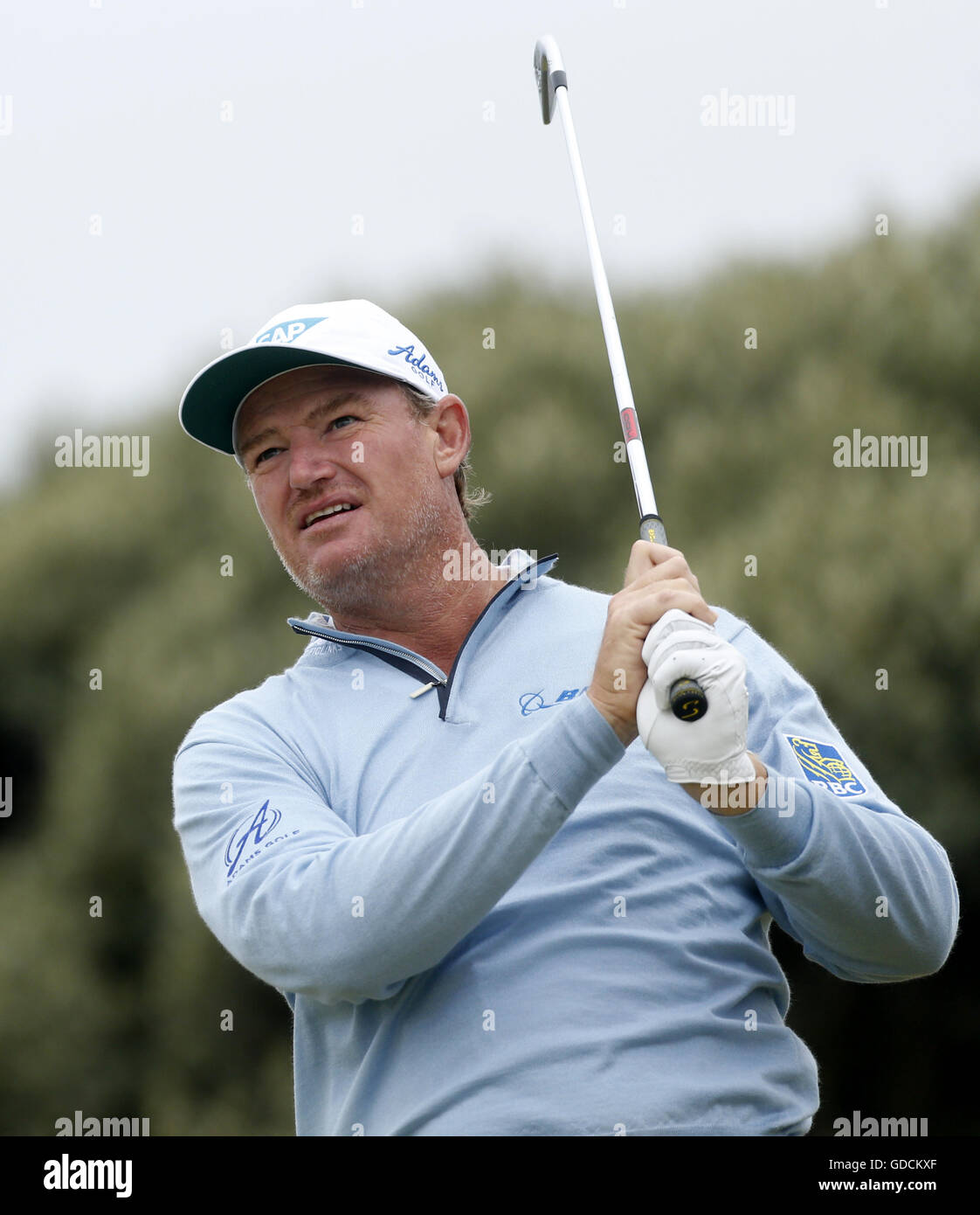 Südafrikas Ernie Els beim ersten Abschlag am zweiten Tag der Open Championship 2016 im Royal Troon Golf Club, South Ayrshire. DRÜCKEN SIE VERBANDSFOTO. Bilddatum: Freitag, 15. Juli 2016. Siehe PA Story Golf Open. Bildnachweis sollte lauten: Danny Lawson/PA Wire. EINSCHRÄNKUNGEN: Nur für redaktionelle Zwecke. Keine kommerzielle Nutzung. Nur für Standbilder. Das Logo der Open Championship und der klare Link zur Open-Website (TheOpen.com) werden bei der Veröffentlichung der Website eingefügt. Weitere Informationen erhalten Sie unter +44 (0)1158 447447. Stockfoto