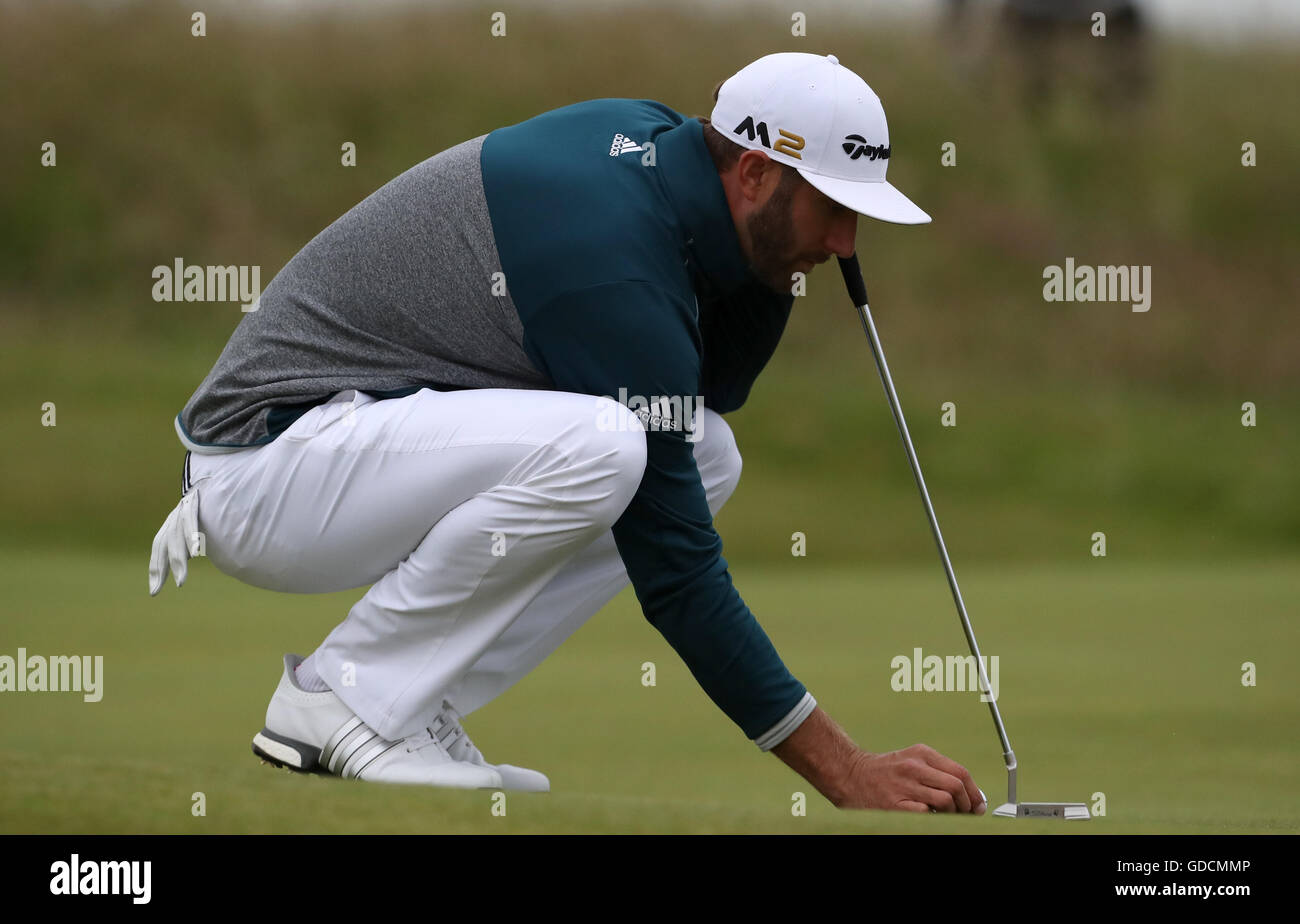 Dustin Johnson der USA stellt sich am zweiten Tag der Open Championship 2016 im Royal Troon Golf Club, South Ayrshire, einen Putt an. DRÜCKEN SIE VERBANDSFOTO. Bilddatum: Freitag, 15. Juli 2016. Siehe PA Geschichte GOLF Open. Bildnachweis sollte lauten: Peter Byrne/PA Wire. Stockfoto