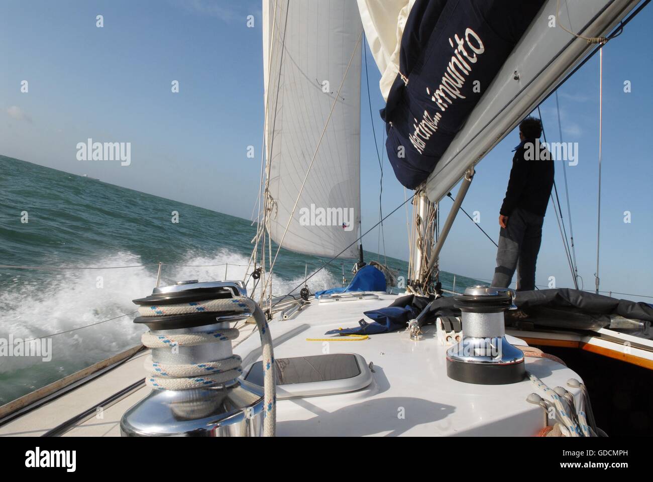 Raues meer des segelboots -Fotos und -Bildmaterial in hoher Auflösung ...