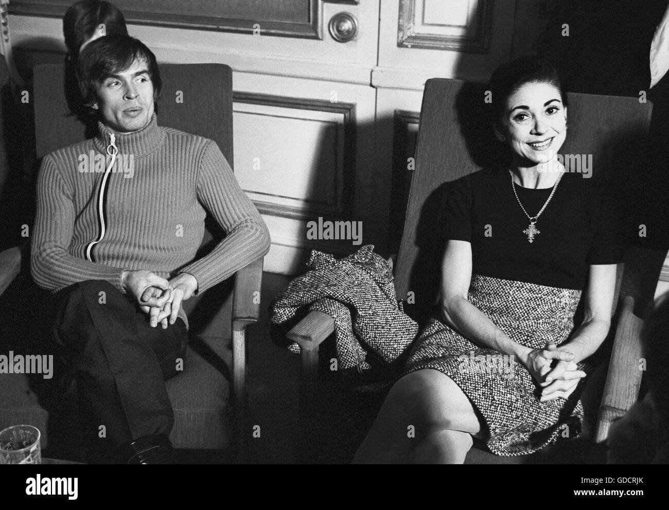 RUDOLF NUREJEW russischen Ballett-Tänzer mit der englischen Ballerina  Margot Fonteyn Stockfotografie - Alamy