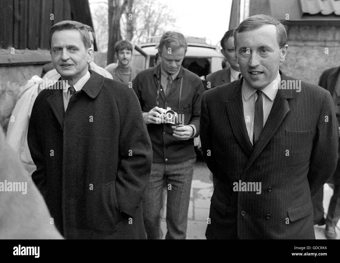 Der schwedische Ministerpräsident Olof Palme mit dem BBC-Journalisten David Frost für ein Fernsehen ausgestrahlt in Schweden Stockfoto