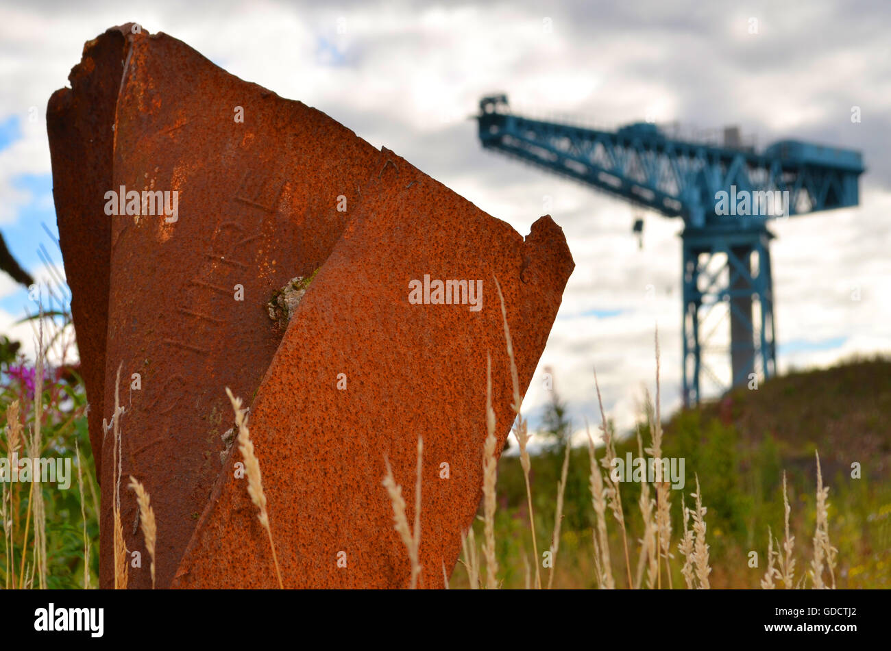 Zwei Grabsteine, schottischen Industrie auf dem Gelände des ehemaligen John Browns Werft in Clydebank, Schottland Stockfoto