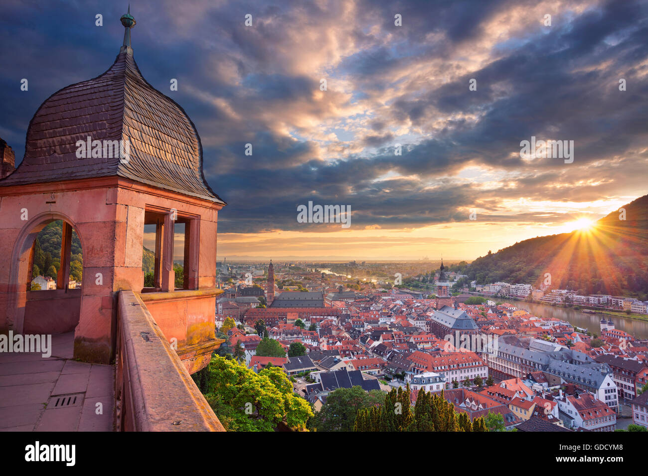 Heidelberg. Bild der deutschen Stadt Heidelberg während des Sonnenuntergangs. Stockfoto
