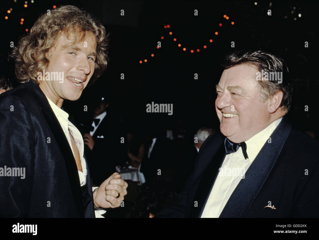 Strauß, Franz Josef, 6.9.1915 - 3.10.1988, deutscher Politiker (Christlichsoziale Union), halbe Länge, mit Thomas Gottschalk, Deutscher Filmball, Hotel Bayerischer Hof, München, 1982, Stockfoto