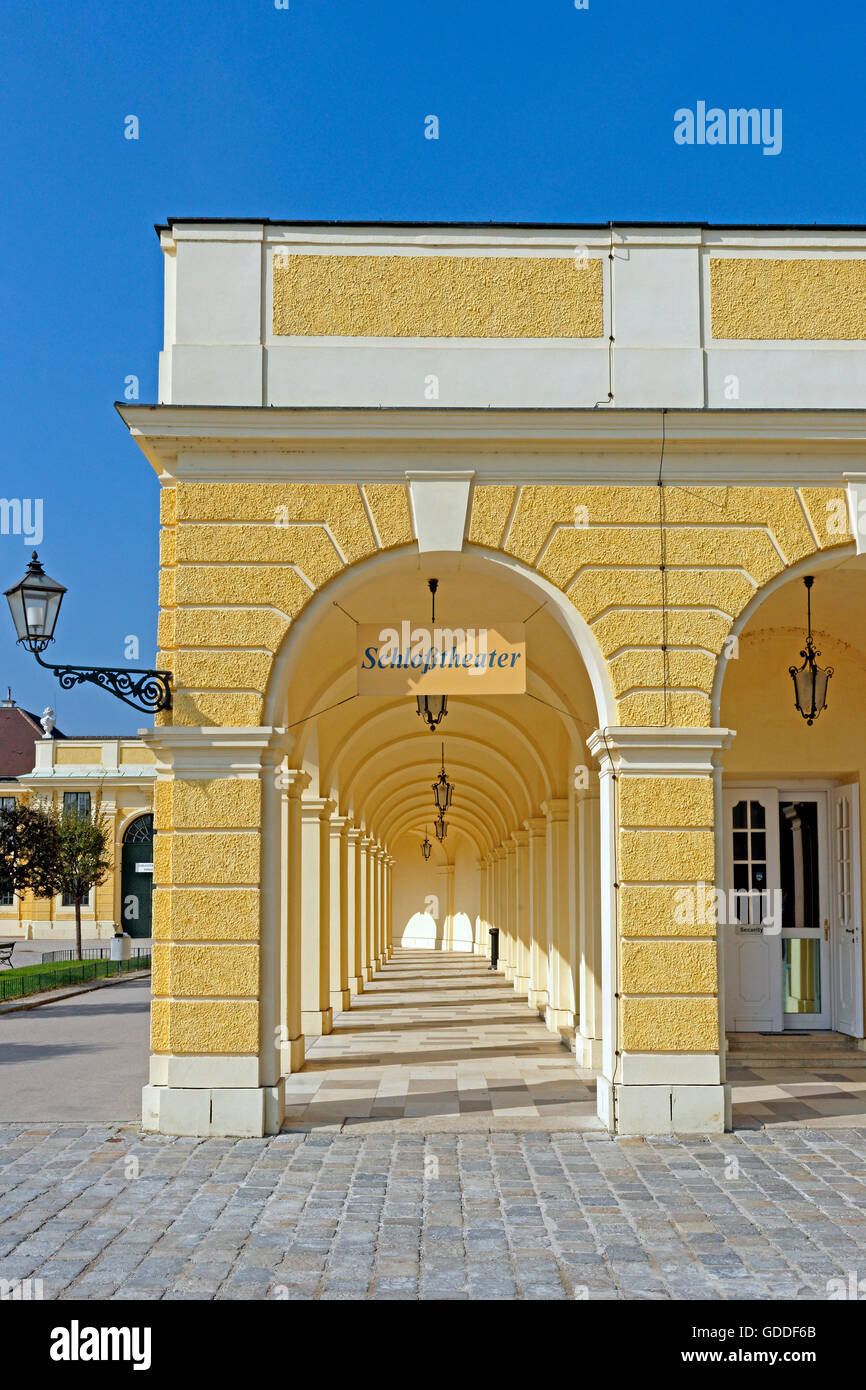 Schloss Schönbrunn, Vorplatz, Arkaden Stockfoto