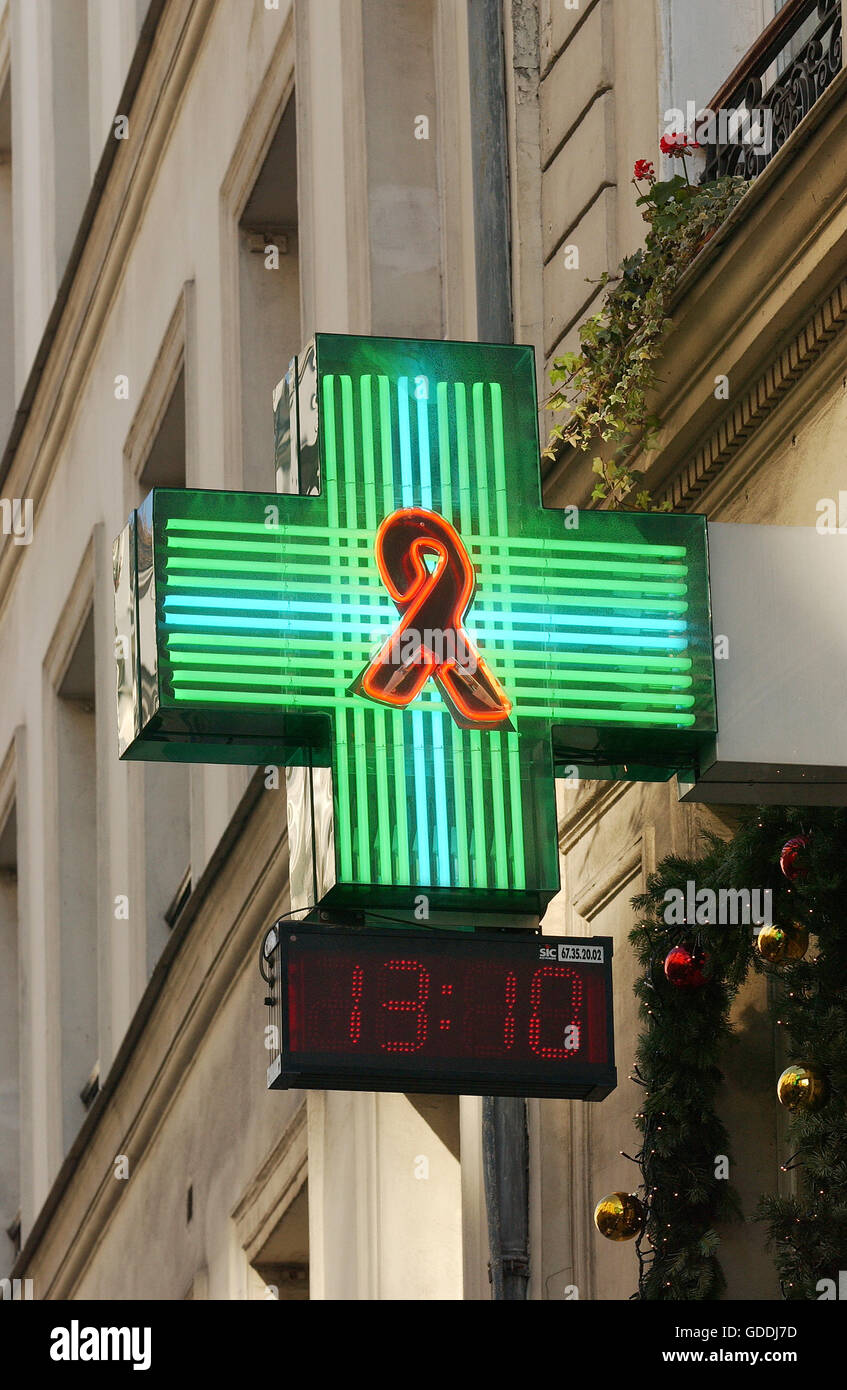 Apotheke-Zeichen in Paris Stockfoto
