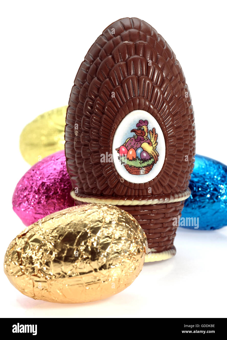 Schokolade zu Ostern vor weißem Hintergrund Stockfoto