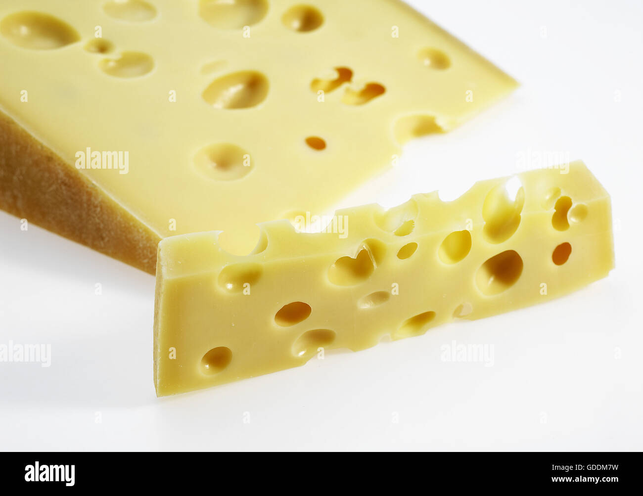 Emmentaler, Schweizer Käse aus Kuhmilch hergestellt Stockfoto