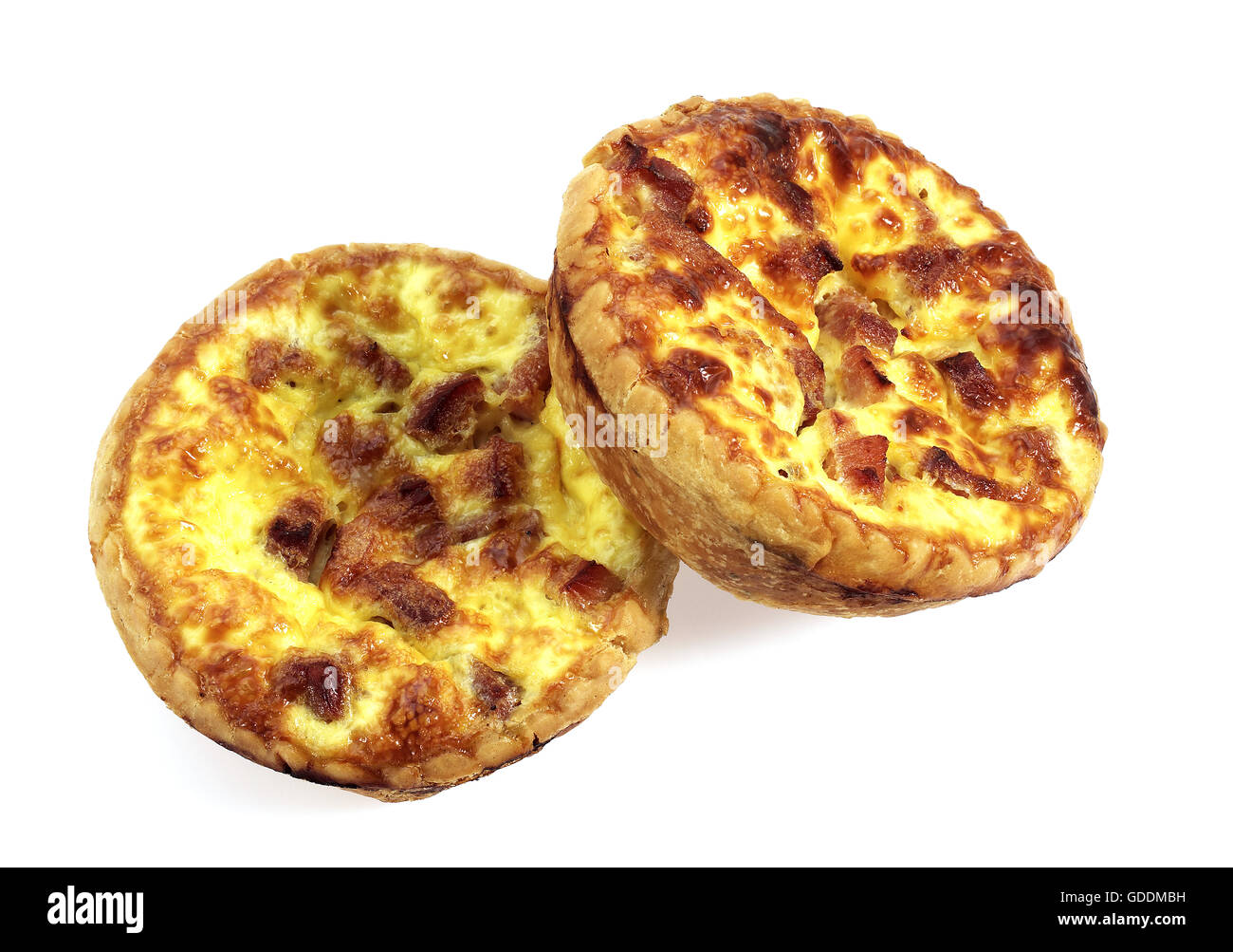 Französische Quiche Lorraine auf weißen Hintergrund Stockfoto