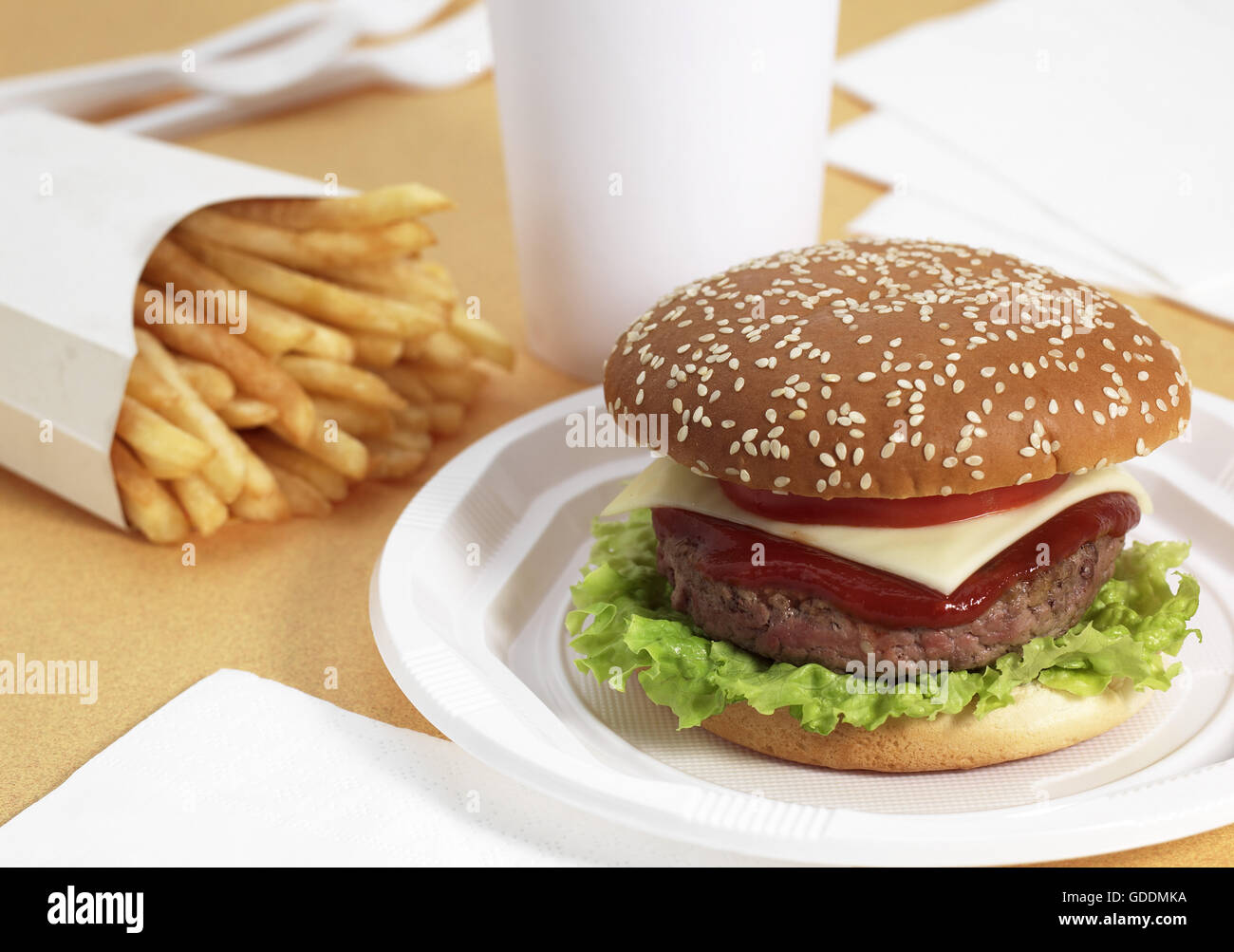 Hamburger mit Pommes frites Stockfoto