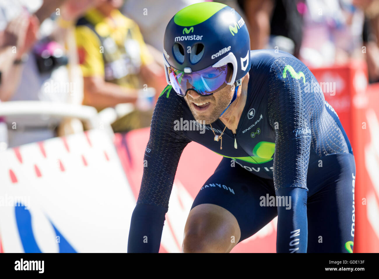 Vallon-Pont-d ' Arc, Frankreich. 15. Juli 2016. Alejandro Valverde (Movistar) beendet die Etappe an 15. Stelle. Valverde ist derzeit 5. in der Gesamtwertung, 3 17' hinter dem GC führenden Chris Froome (Team Sky). John Kavouris/Alamy Live-Nachrichten Stockfoto