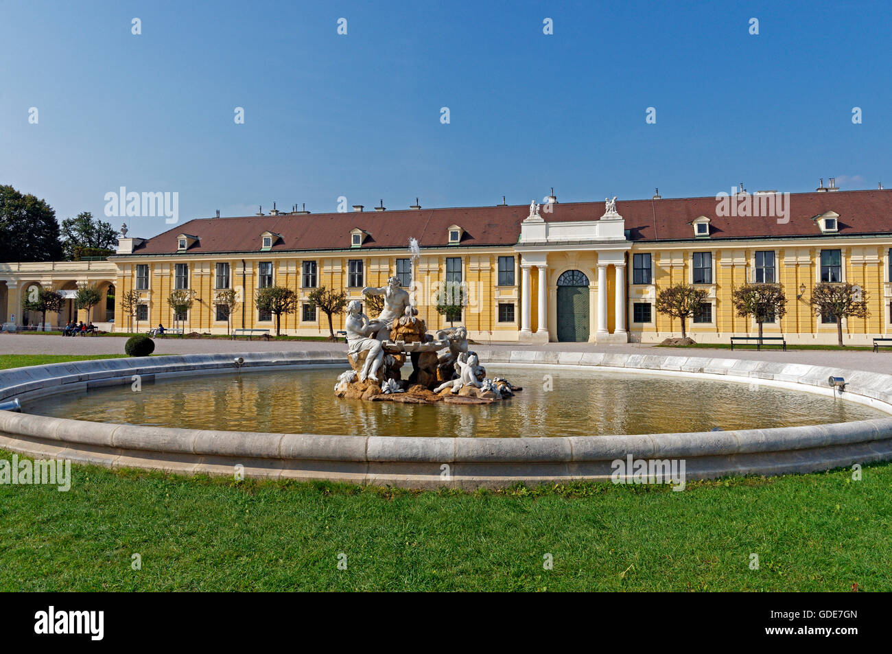 Schloss Schönbrunn, Vorplatz, Brunnen Stockfoto