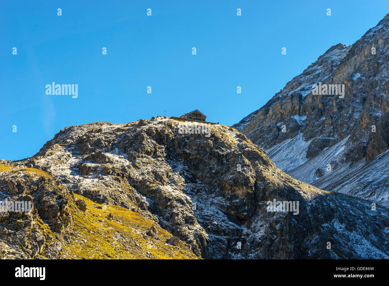 Die Lischana Hütte SAC (Schweizer Alpen-Club) oberhalb Scuol im Unterengadin, Schweiz. Stockfoto