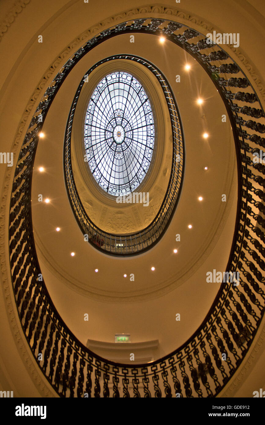 Treppenhaus, Gallery of Modern Art, Dachfenster, Glasgow, Schottland, Großbritannien Stockfoto