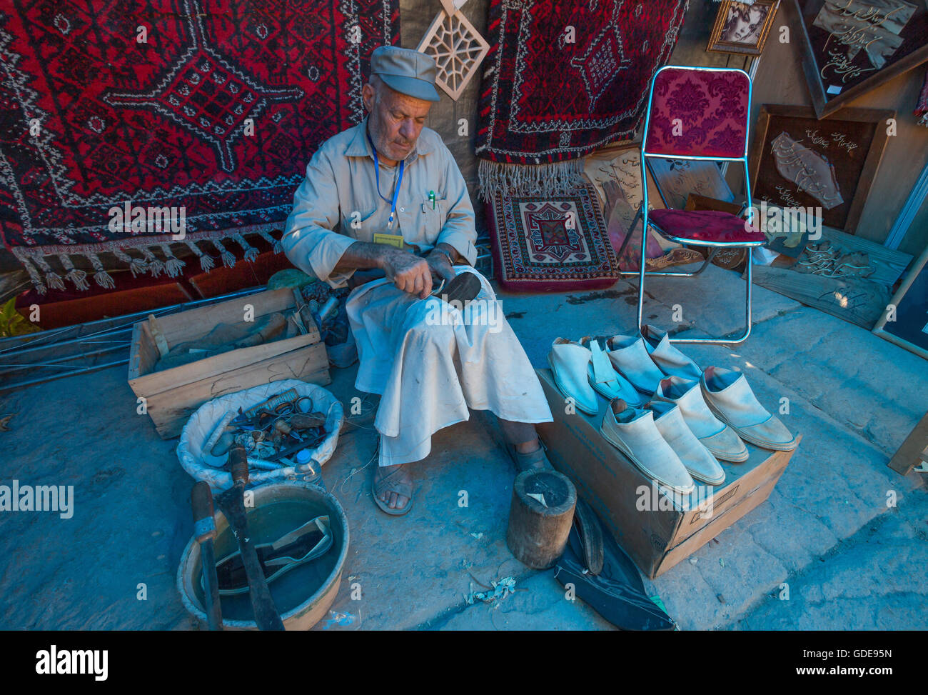 Iran, Shiraz Stadt, Arg-e Karim Khan Zitadelle, innerhalb der Zitadelle, Schuh-Hersteller Stockfoto