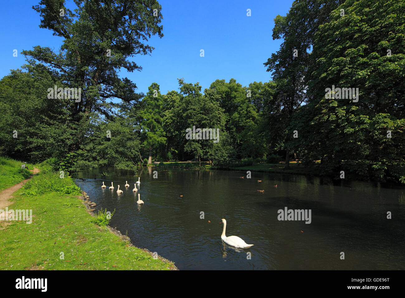 Schlosspark und Stadt Graben in Moers, Niederrhein, Nordrhein-Westfalen Stockfoto