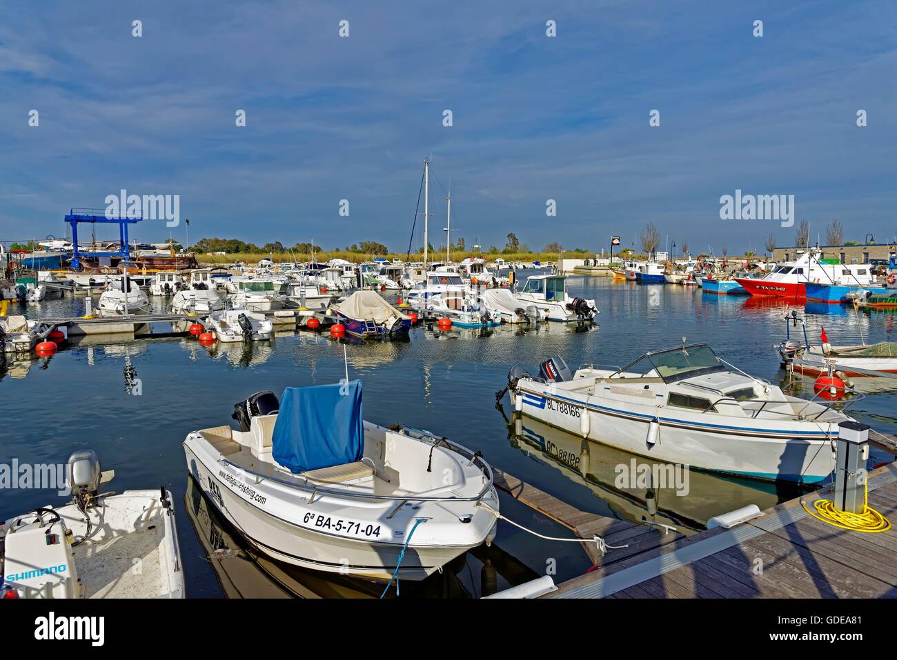 Ebro-Delta, Fischereihafen, Sport-Bootshafen Stockfoto