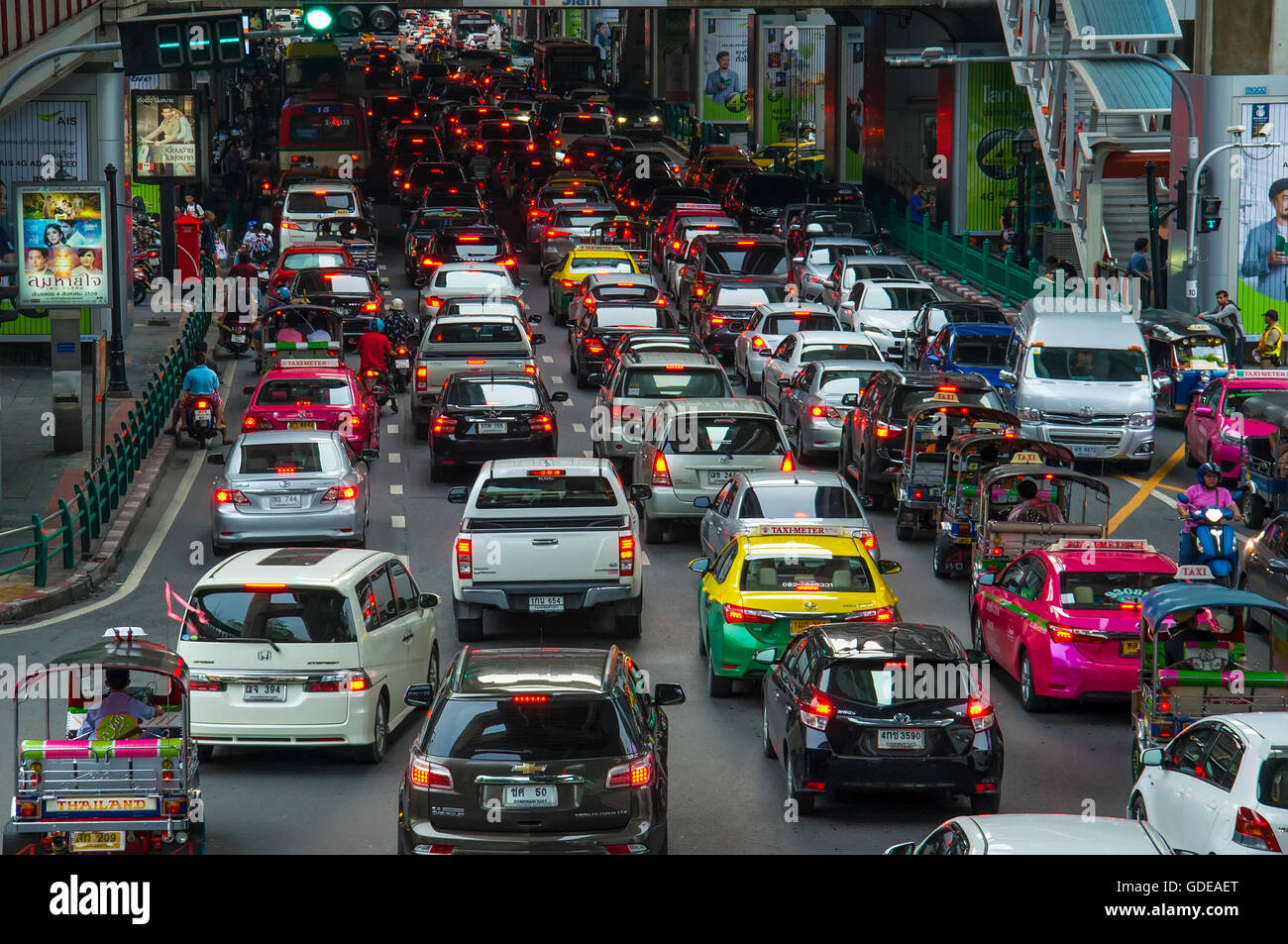Verkehr, Zentrum von Bangkok, Thailand. Stockfoto