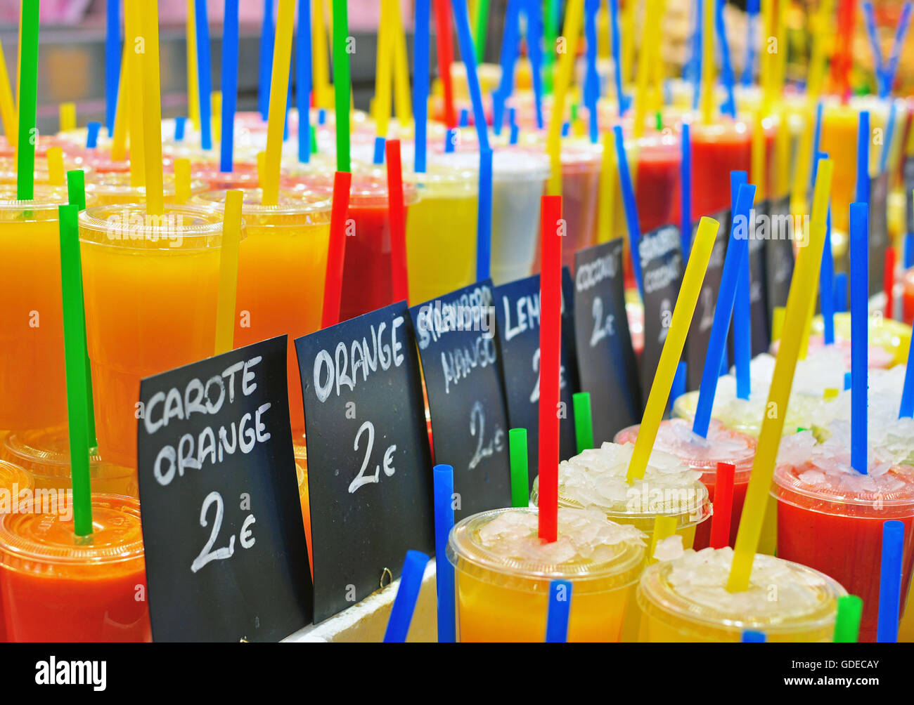 Frische Säfte Assortie. Boqueria Markt, Barcelona Stockfoto