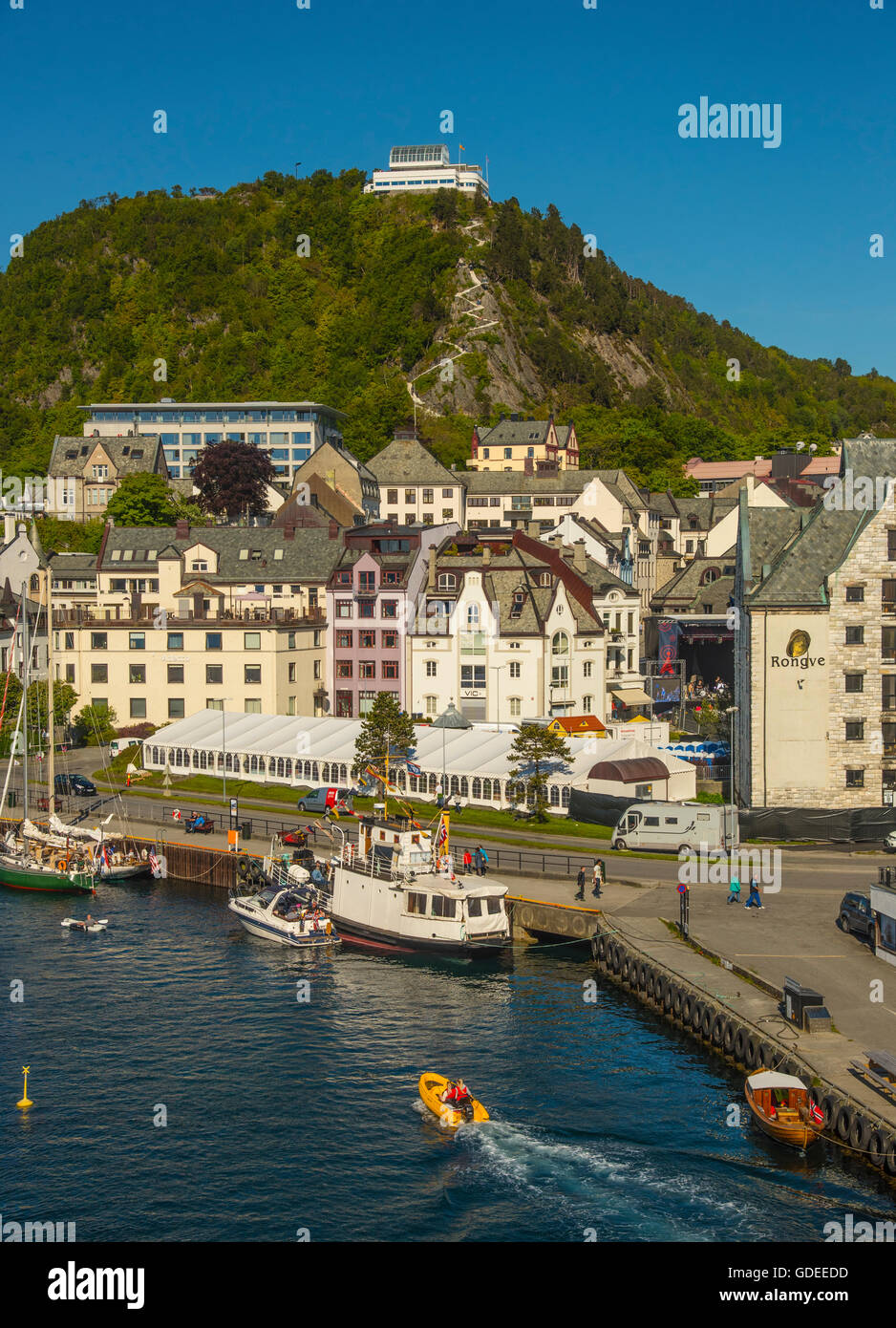 Blick auf Brosundet Wasserstraße-Schritte zum Aussichtspunkt Fjellstva Kiven, Mt. Aksla Alesund, Norwegen, mehr Og Romsda, Skandinavien, l Stockfoto