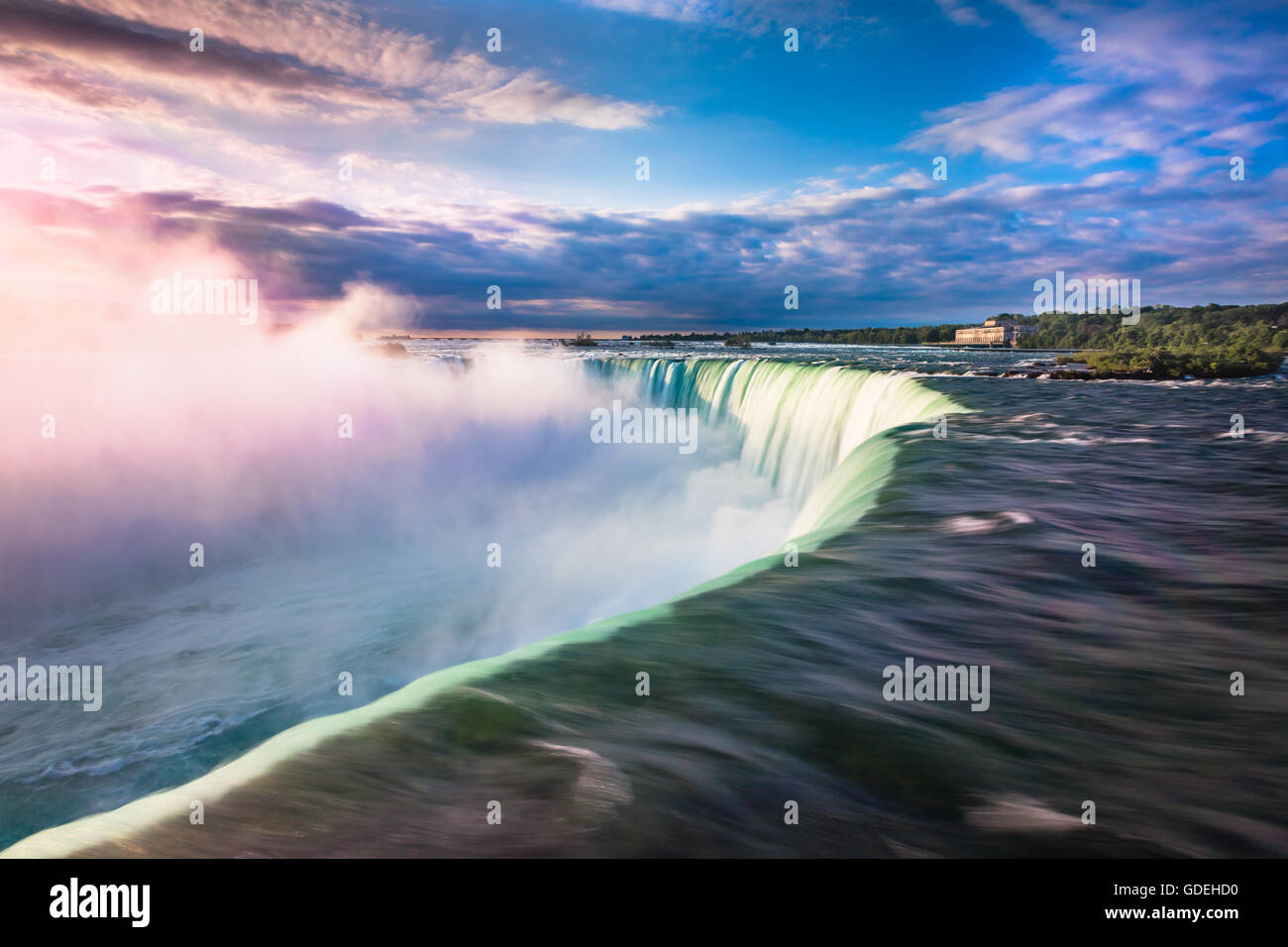Die Hufeisen Niagarafälle bei Sonnenaufgang. Stockfoto
