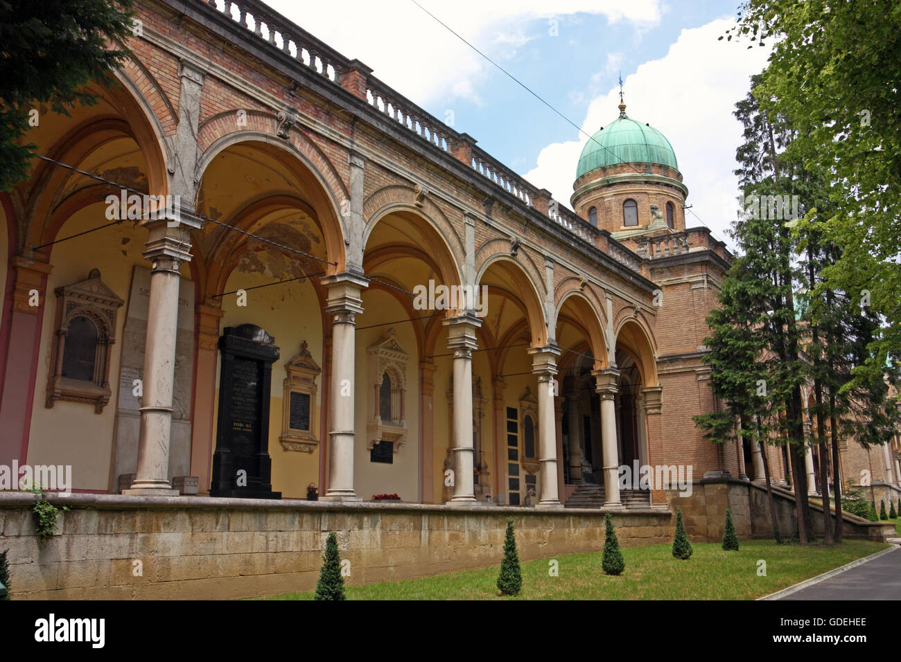 Letzte Ruhestätte für viele berühmte Kroaten, Mirogoj Arcade, Zagreb, Kroatien Stockfoto