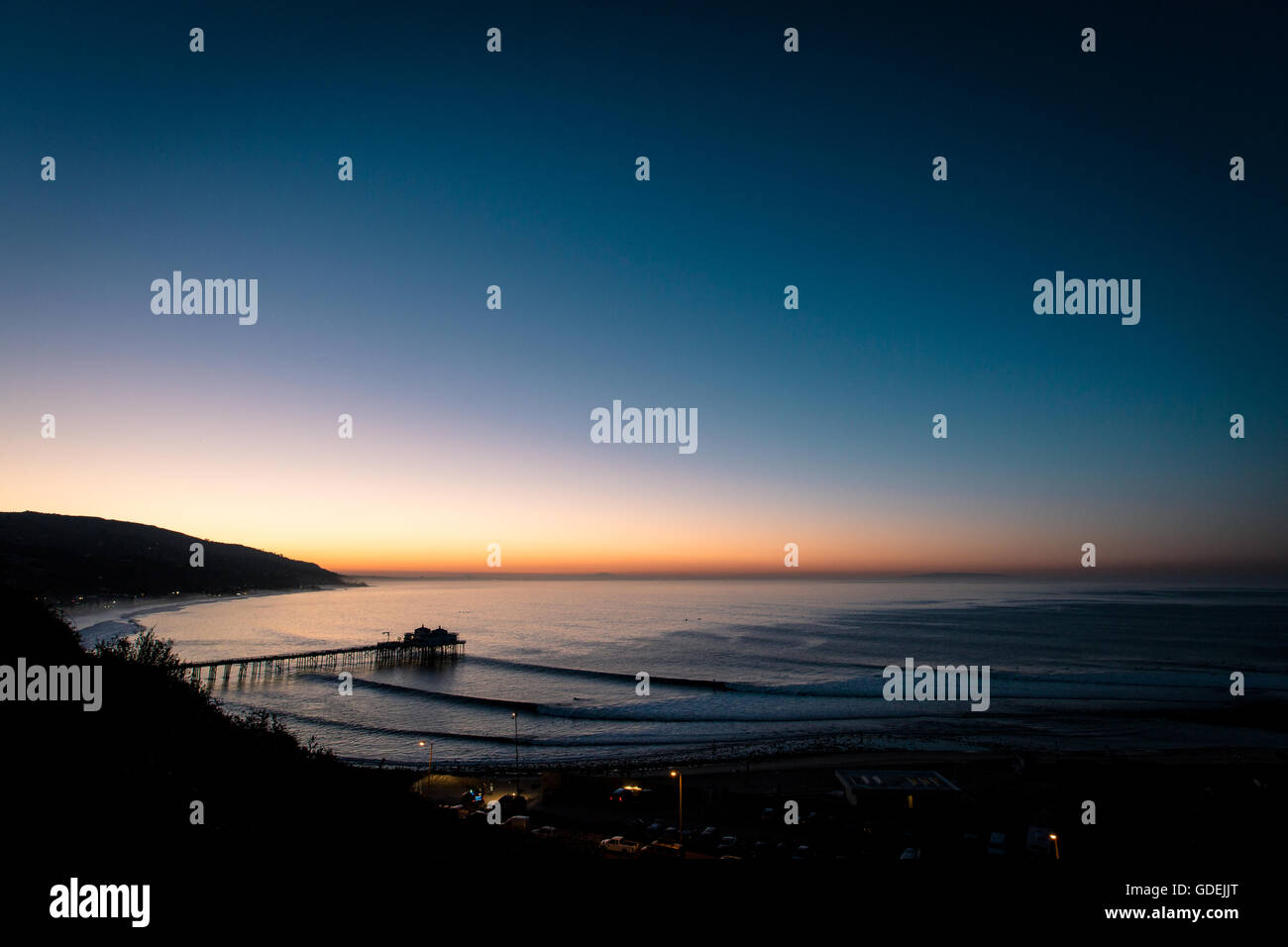 Sonnenaufgang über dem Meer, Malibu, California, Amerika, USA Stockfoto