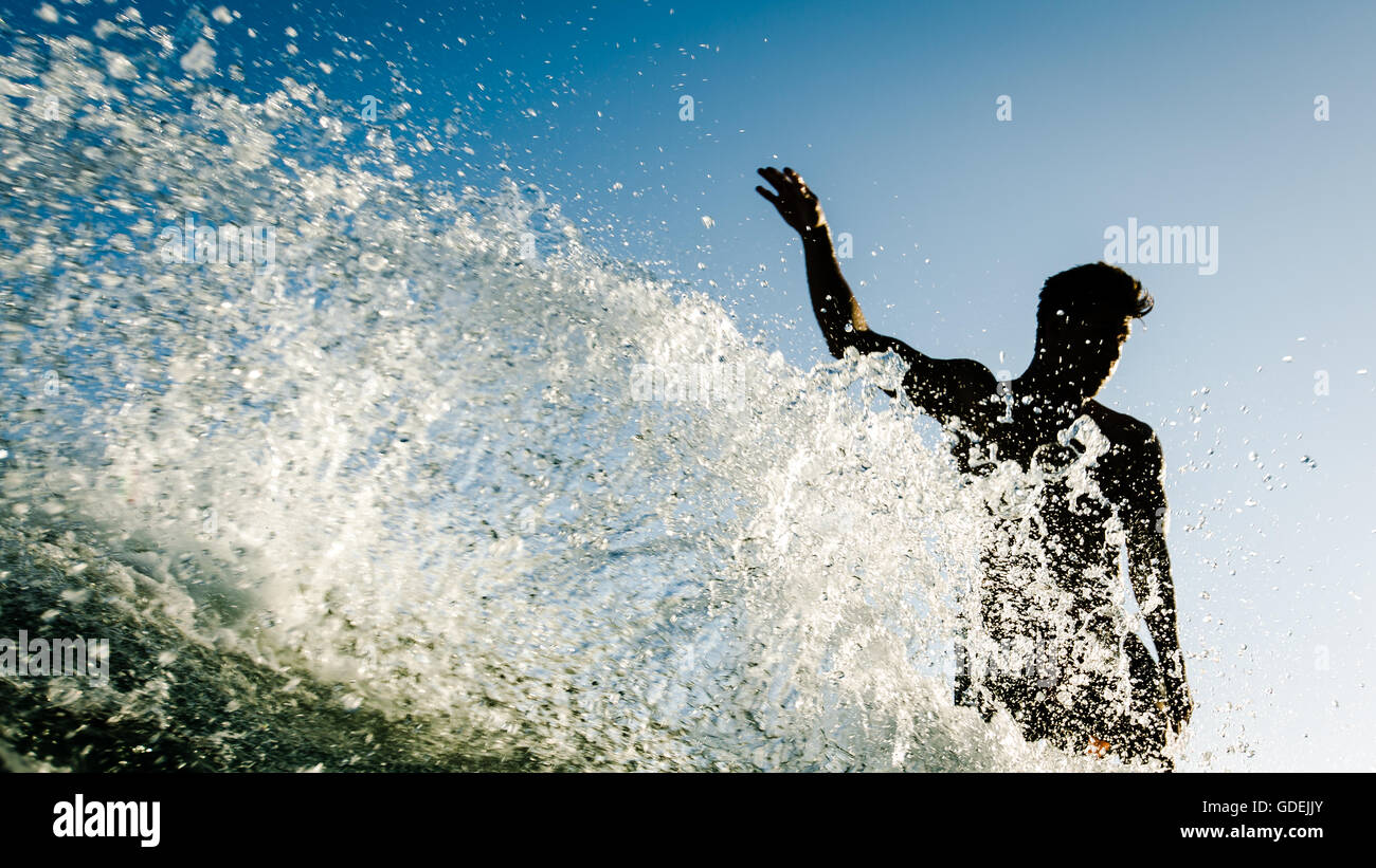 Mann, Surfen, Malibu, California, Amerika, USA Stockfoto