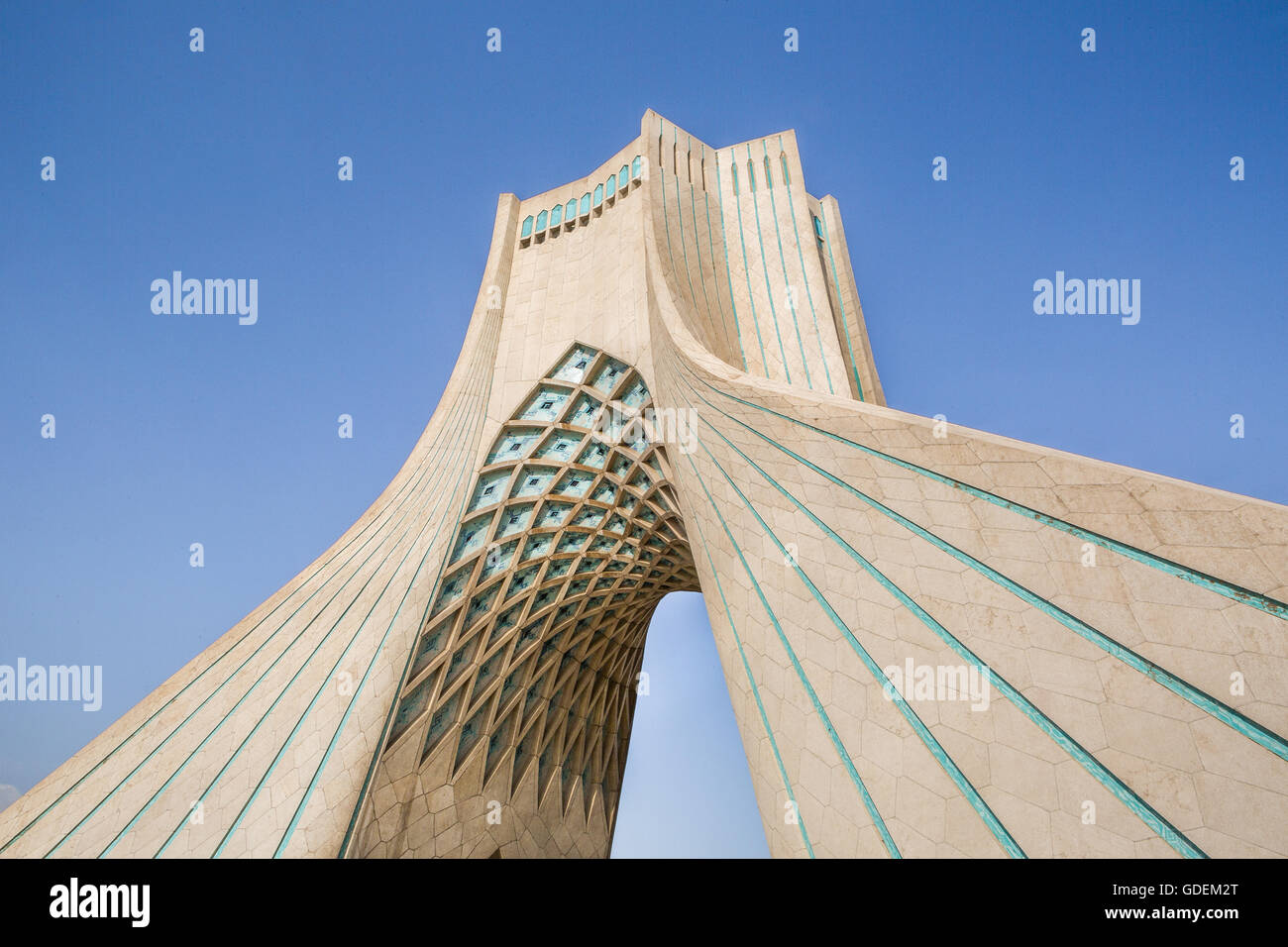 Iran, Teheran Stadt, Azadi-Turm (Borj-e Azadi), Milad Tower Stockfoto