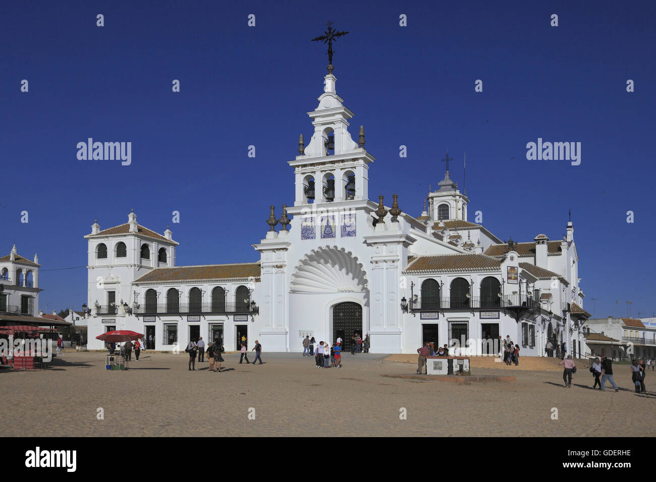 Kirche, Paloma Blanco, El Rocio, Coto Donana, Andalusien, Spanien Stockfoto