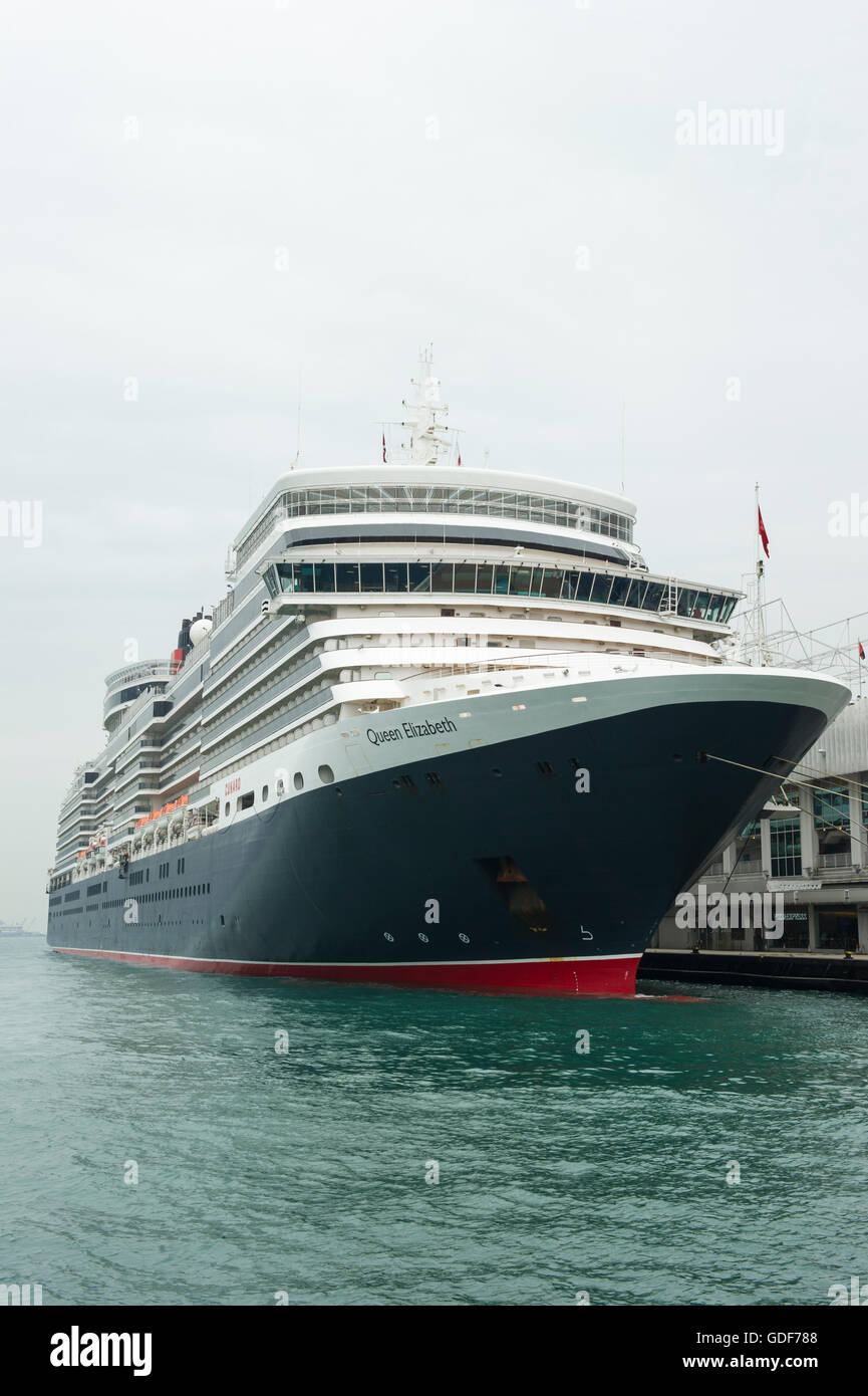 Queen Elizabeth Kreuzfahrt Schiffsbug vertäut am Ocean Terminal Hongkong China Stockfoto