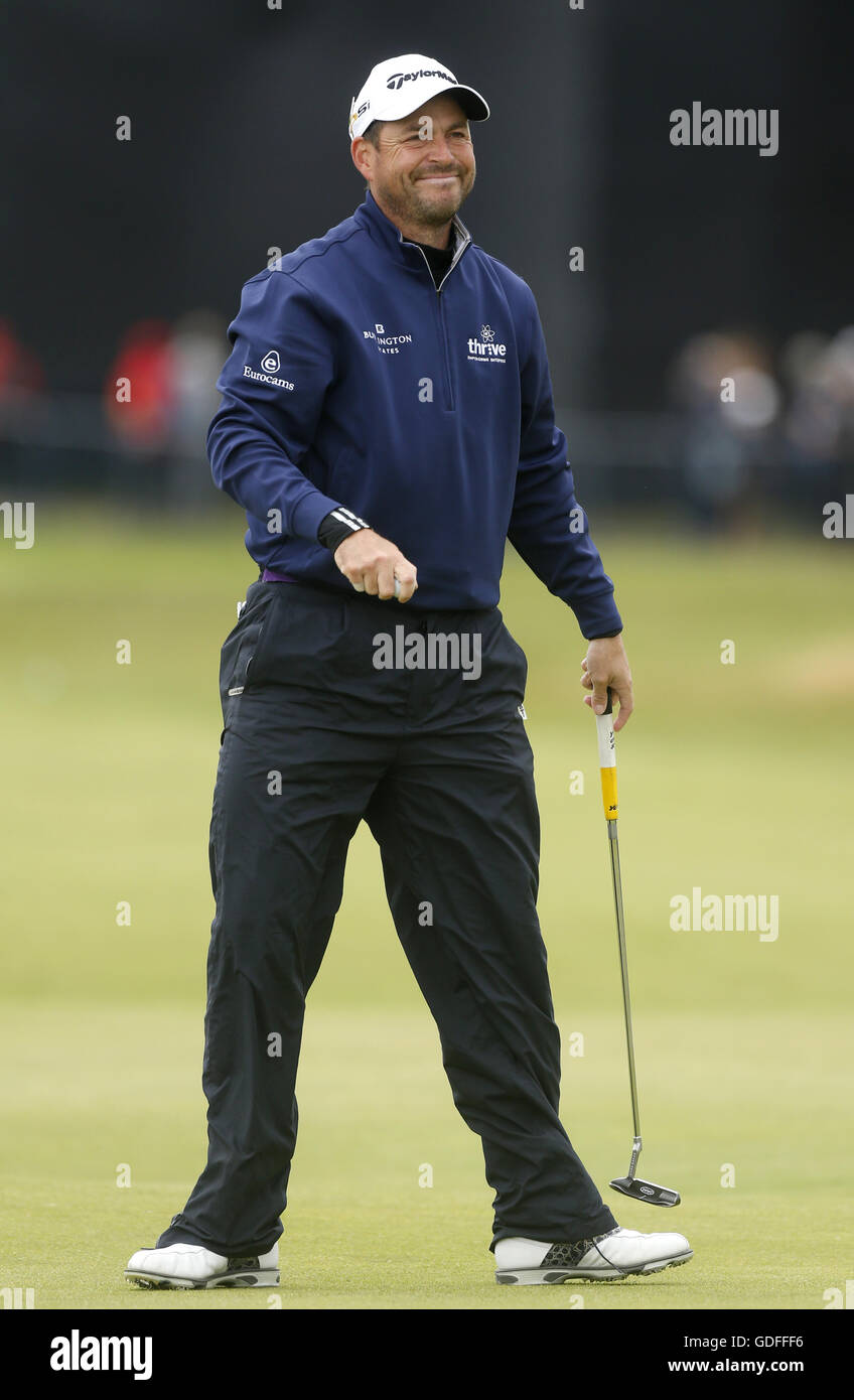 Englands David Howell auf das erste grün während Tag drei der The Open Championship 2016 im Royal Troon Golf Club, South Ayrshire. PRESSEVERBAND Foto. Bild Datum: Samstag, 16. Juli 2016. Vgl. PA Geschichte GOLF Open. Bildnachweis sollte lauten: Danny Lawson/PA Wire. Einschränkungen: Nur zur redaktionellen Verwendung. Keine kommerzielle Nutzung. Standbild-Gebrauch bestimmt. Die Open Championship Logo und klare Verbindung zu The Open Website (TheOpen.com) auf Website-Veröffentlichung enthalten sein. Rufen Sie + 44 (0) 1158 447447 für weitere Informationen. Stockfoto