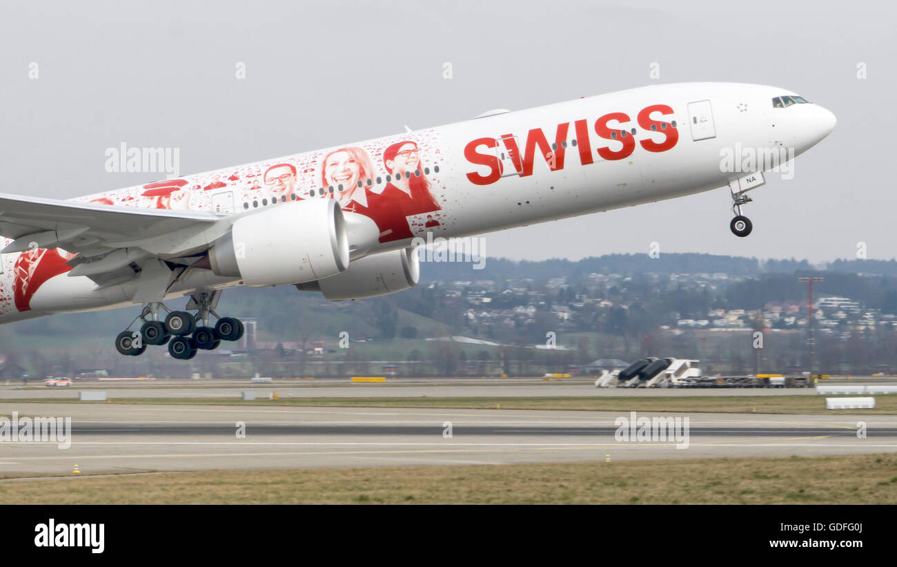 SWISS International Airlines / SWISS Global Airlines, Boeing B777, Zürich, Flughafen, Sonderlackierung Stockfoto