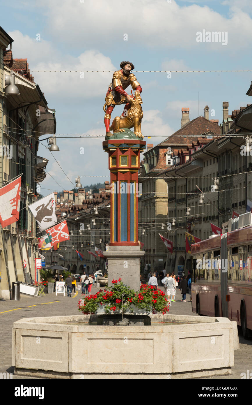Ein Foto von der Samsonbrunnen auf th Kramgasse in Bern, Schweiz. Ein bekannter Schweizer Wahrzeichen. Stockfoto